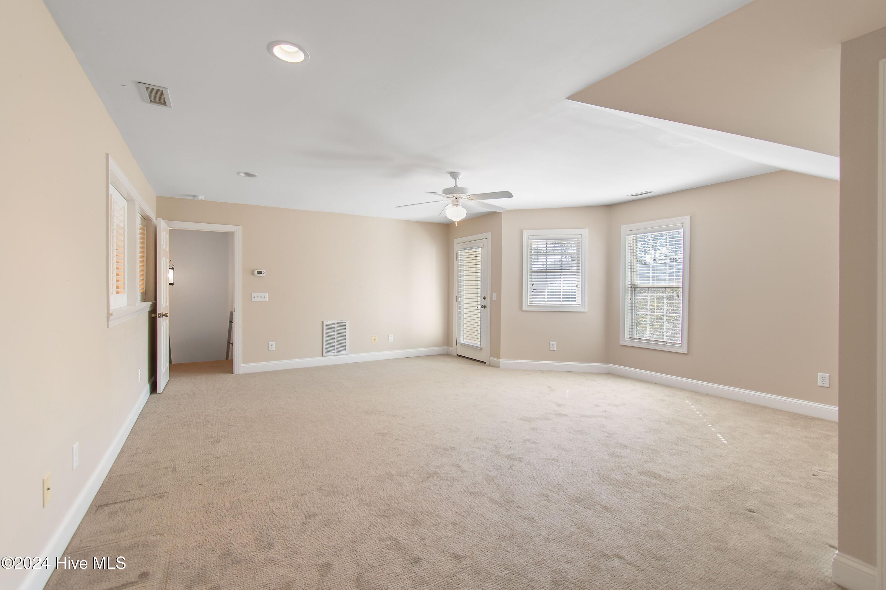 3138 Lakeside Commons Drive SE, 4