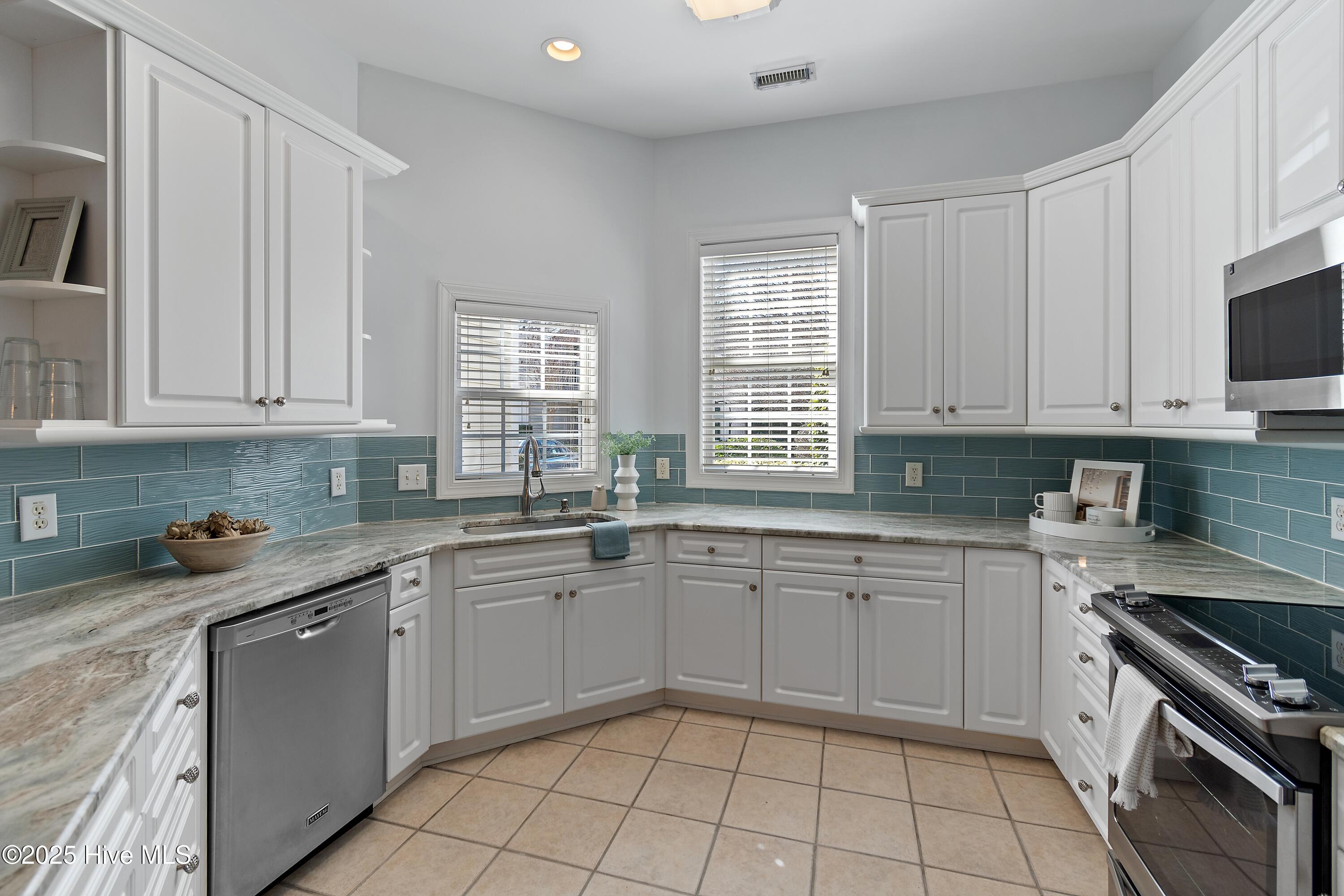 3138 Lakeside Commons Drive SE, 4