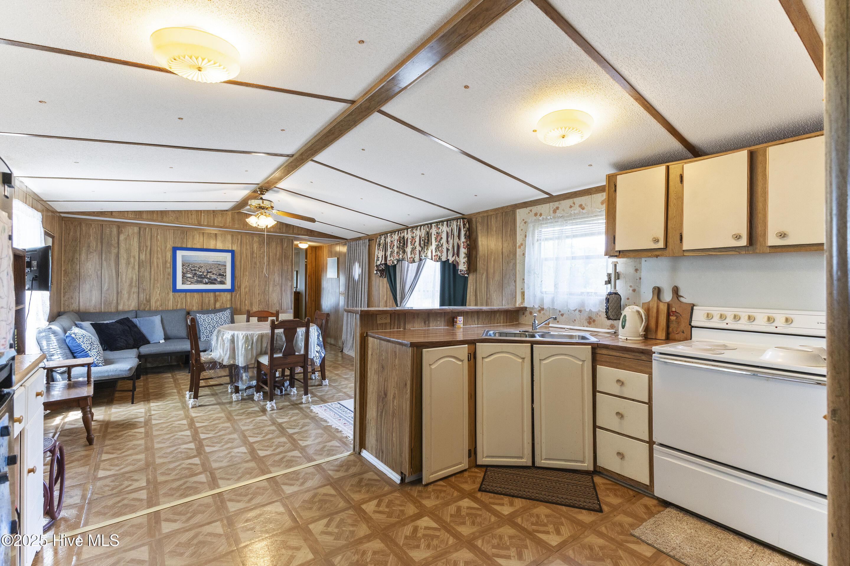 269 Maple Creek Road SW