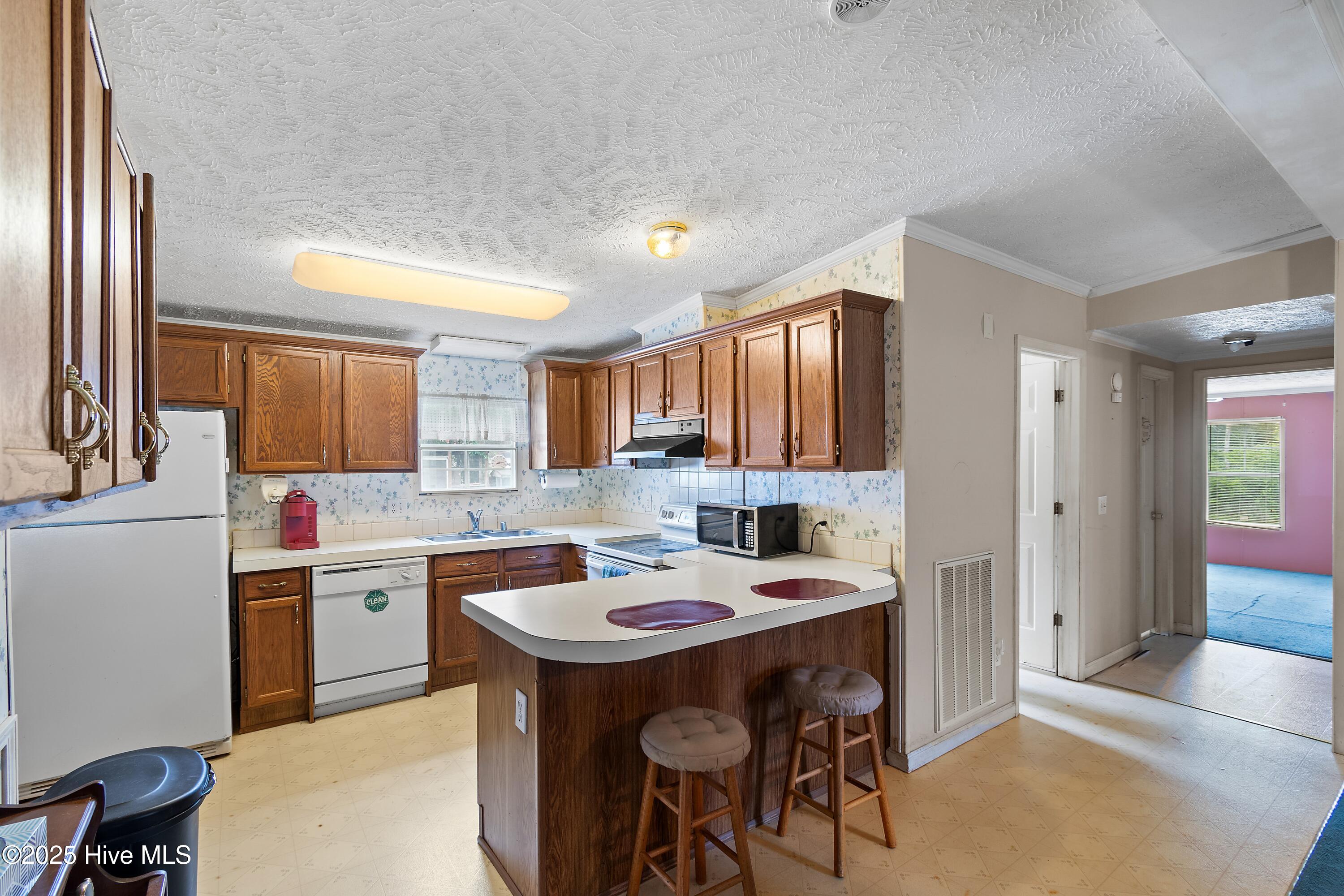 2166 Amy Drive SW