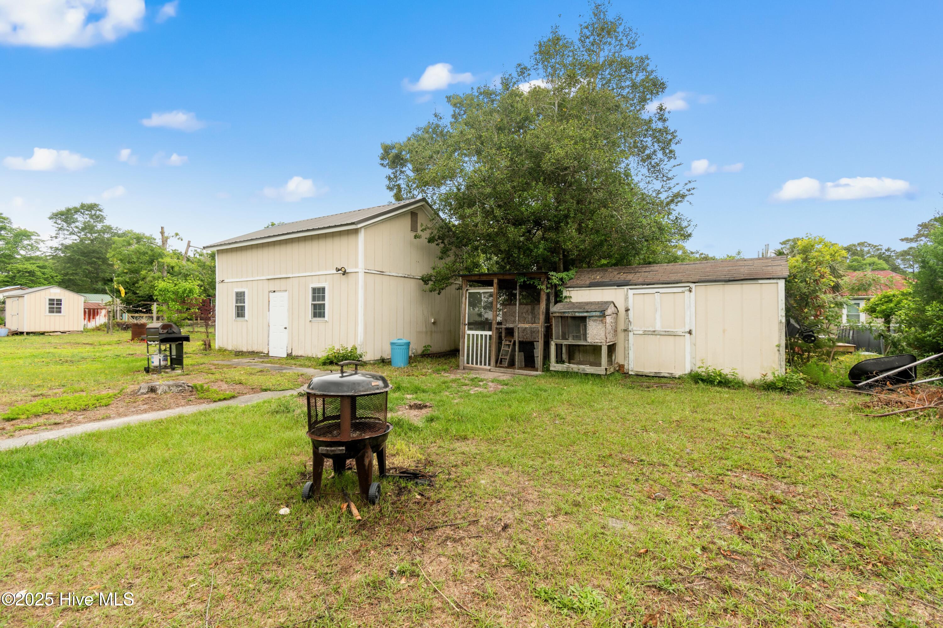 2166 Amy Drive SW