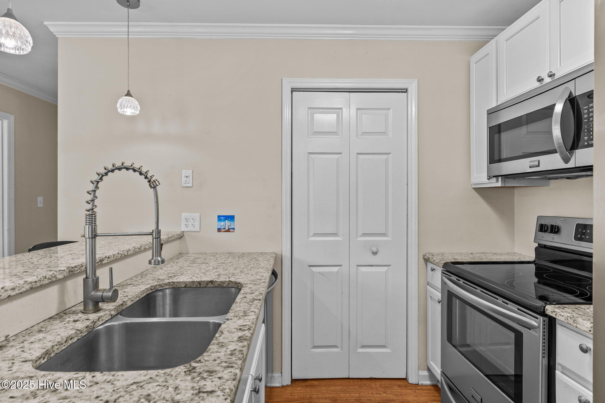 214 NE 59th Street, Oak Island