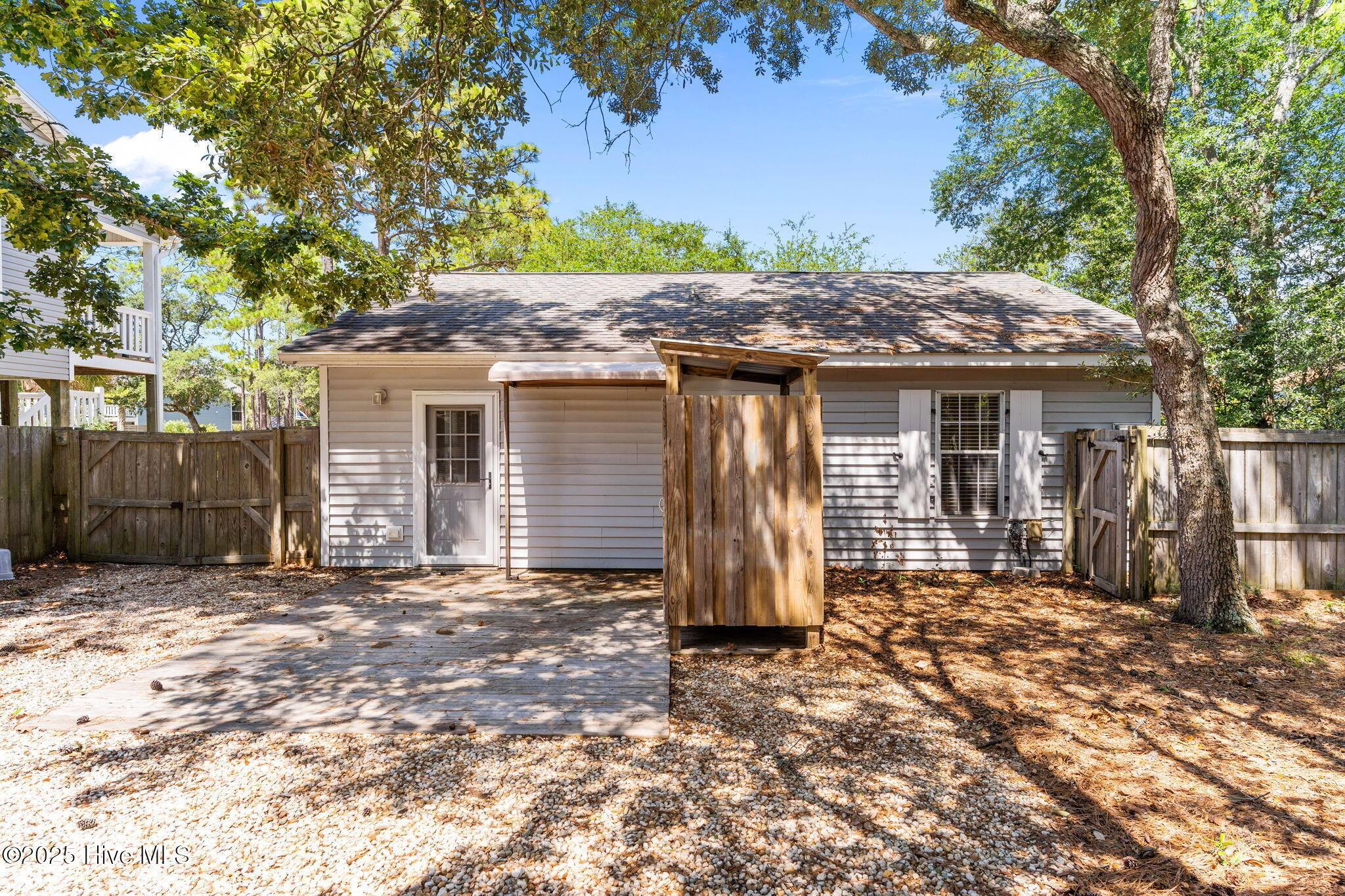 214 NE 59th Street, Oak Island