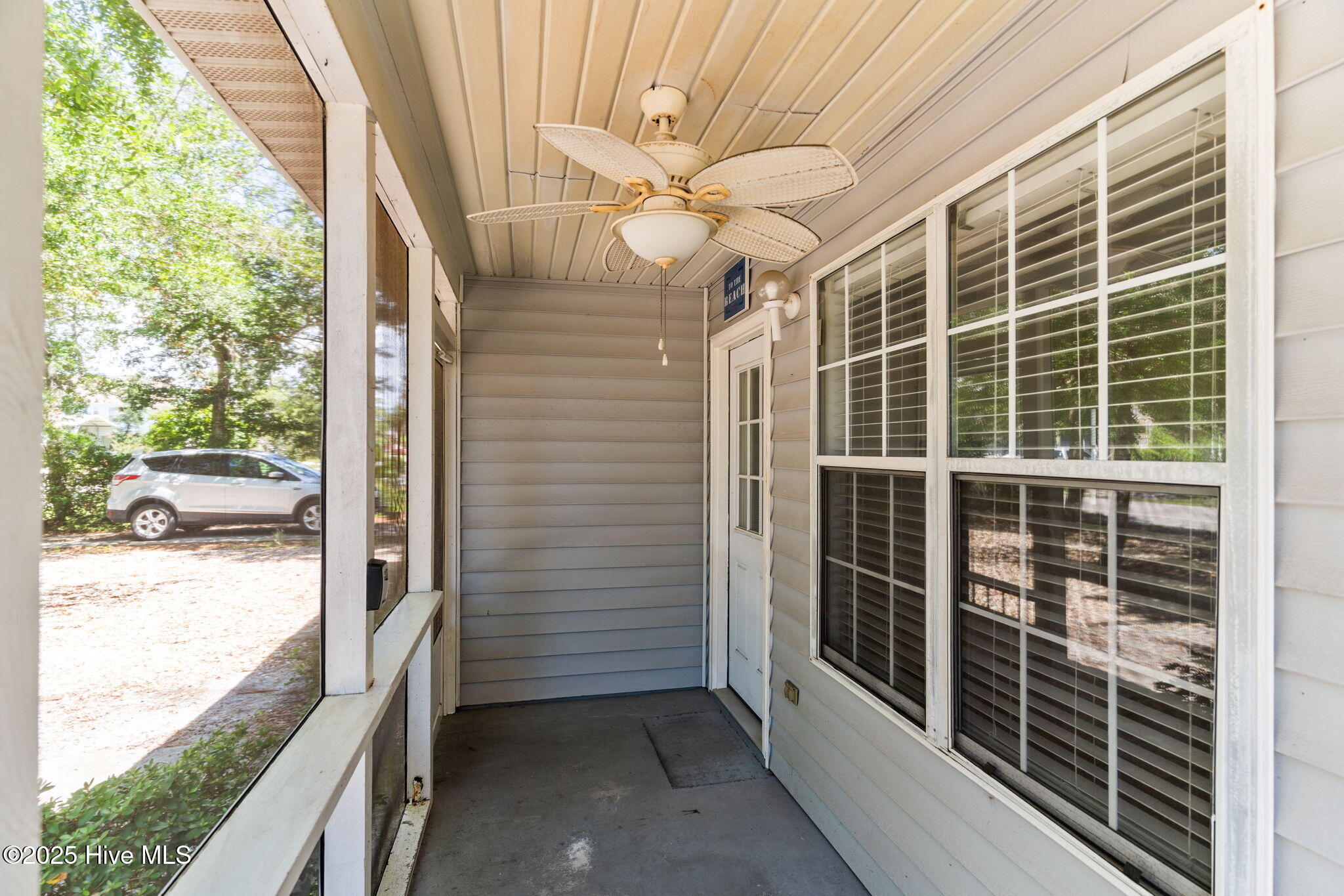 214 NE 59th Street, Oak Island