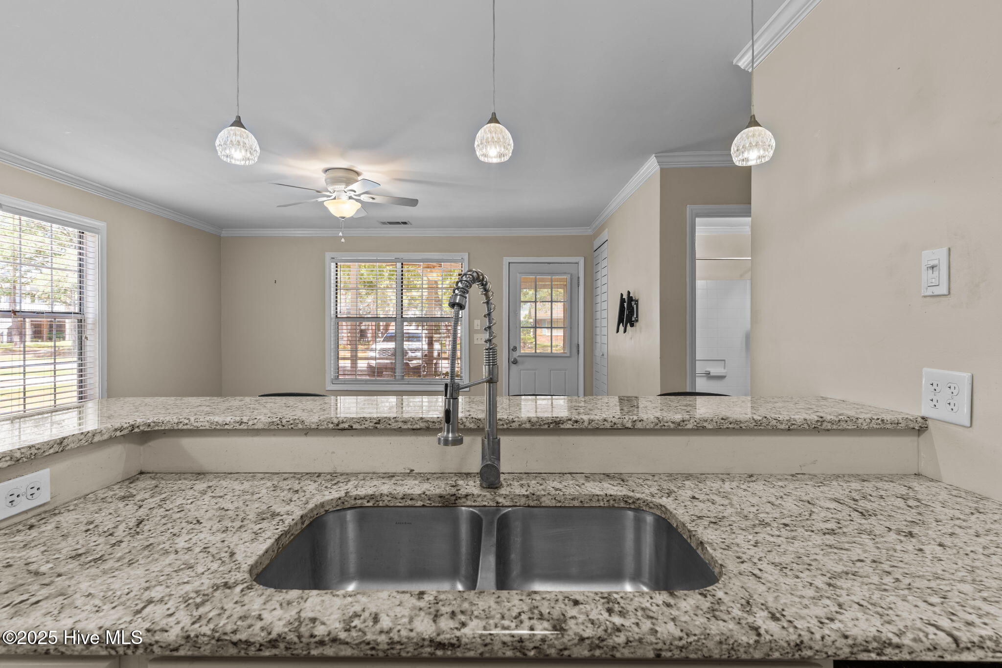 214 NE 59th Street, Oak Island