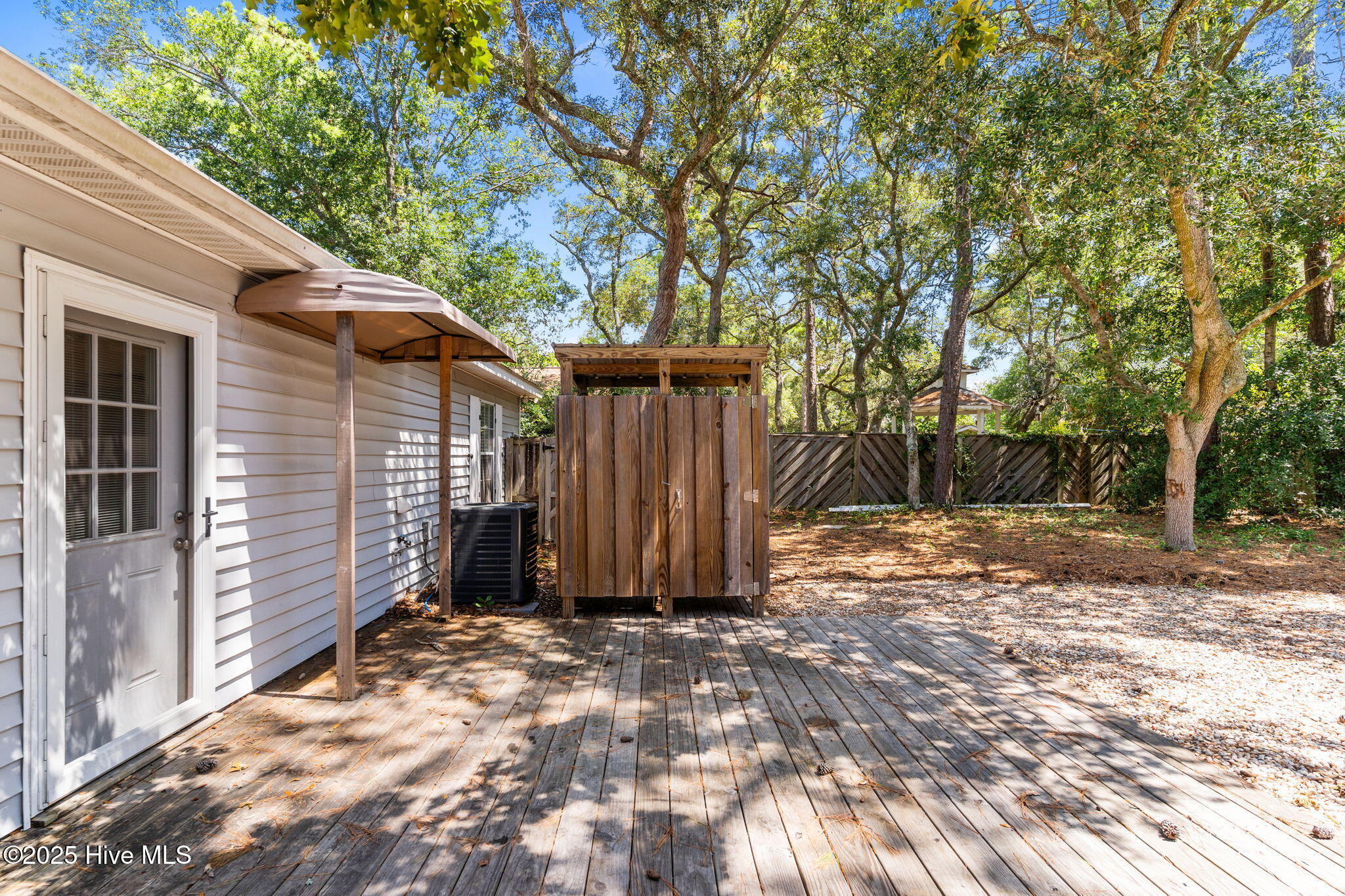 214 NE 59th Street, Oak Island