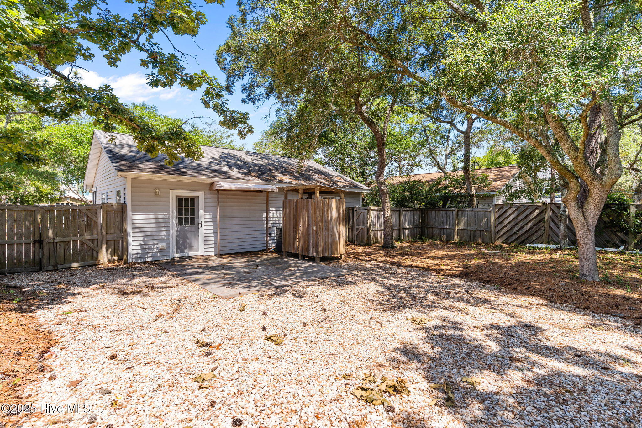 214 NE 59th Street, Oak Island