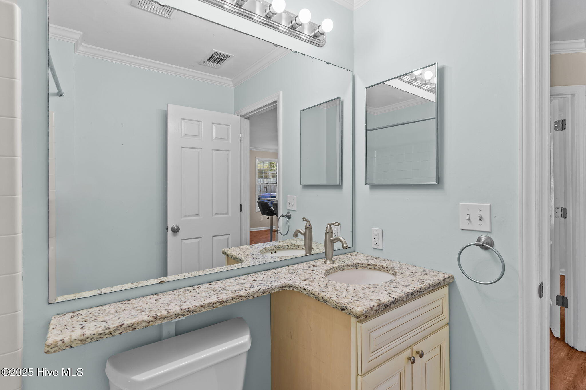 214 NE 59th Street, Oak Island