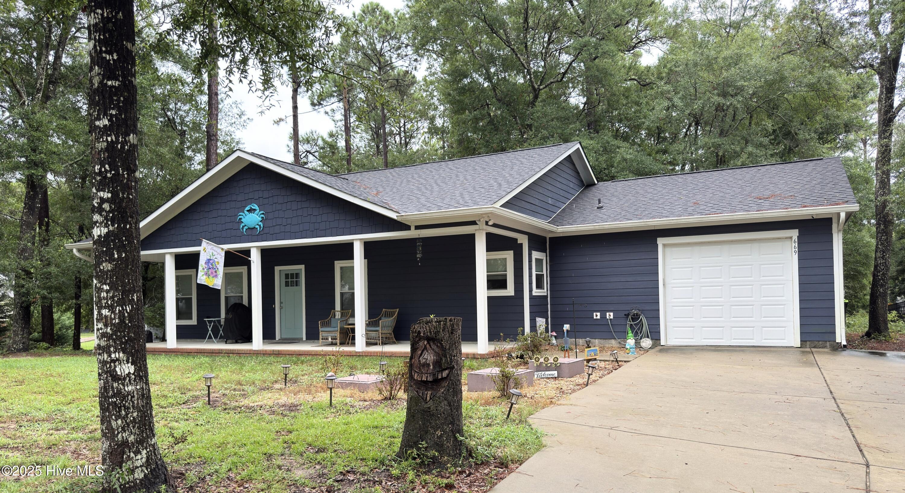 669 Pelican Circle