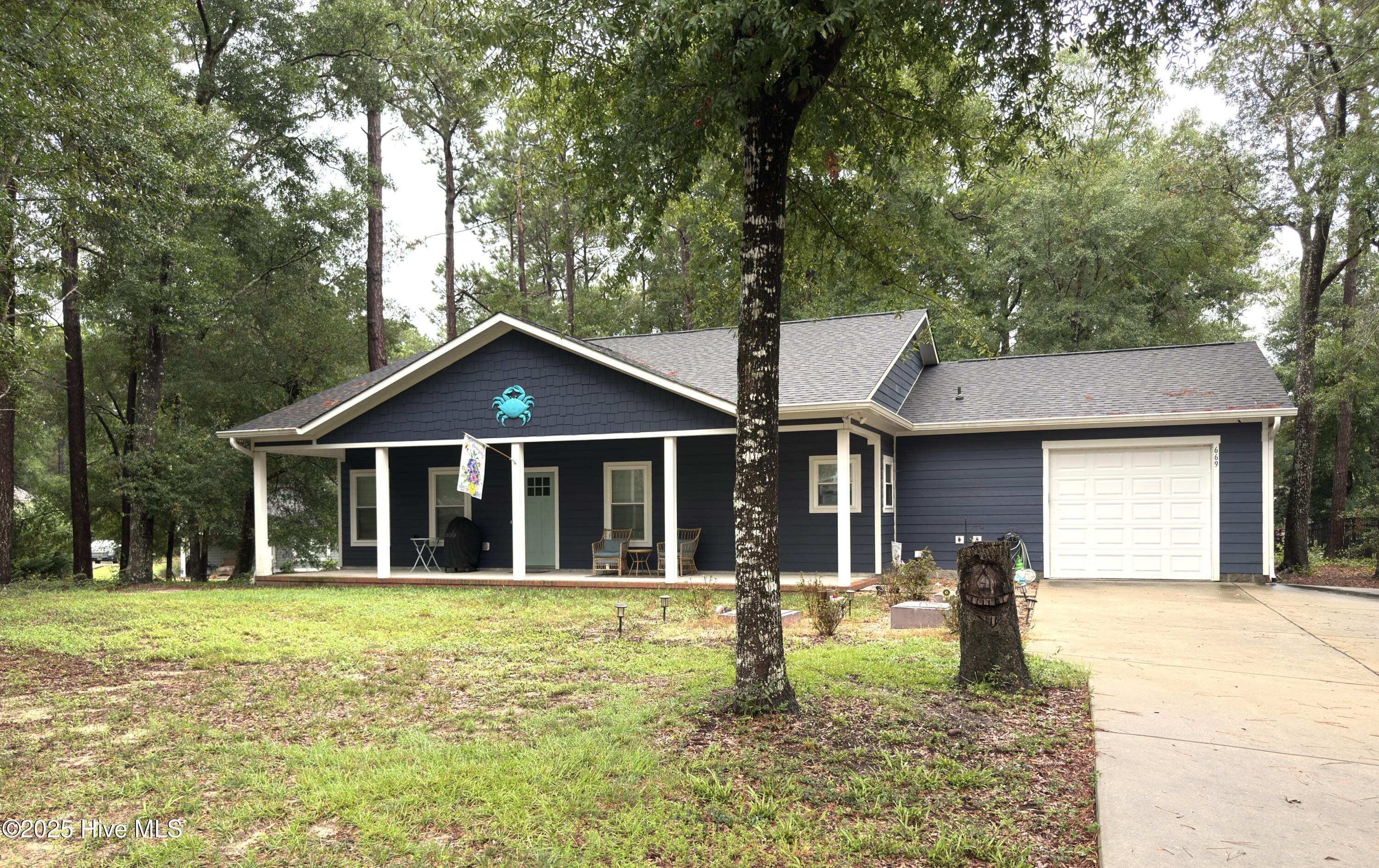 669 Pelican Circle
