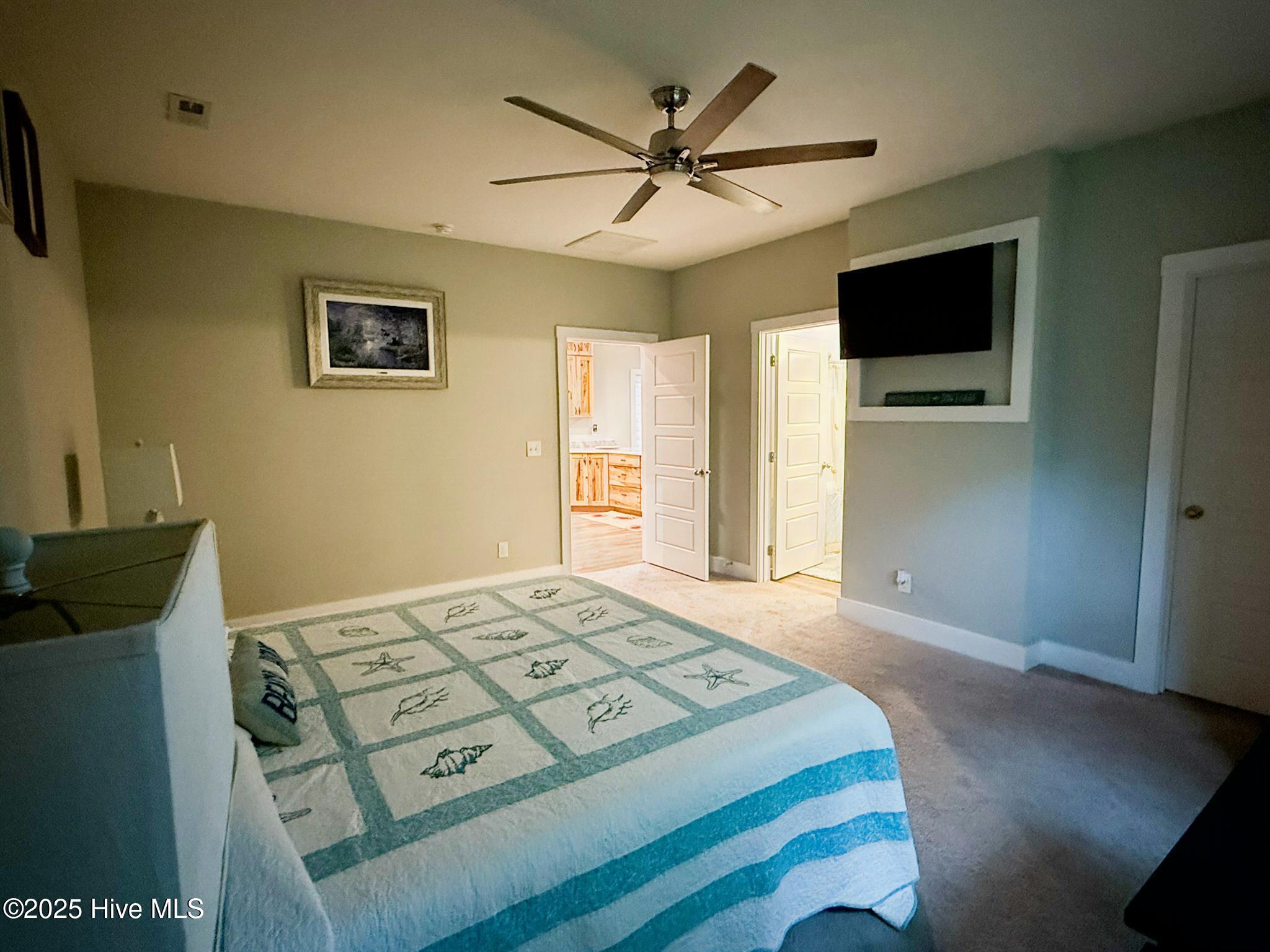 669 Pelican Circle