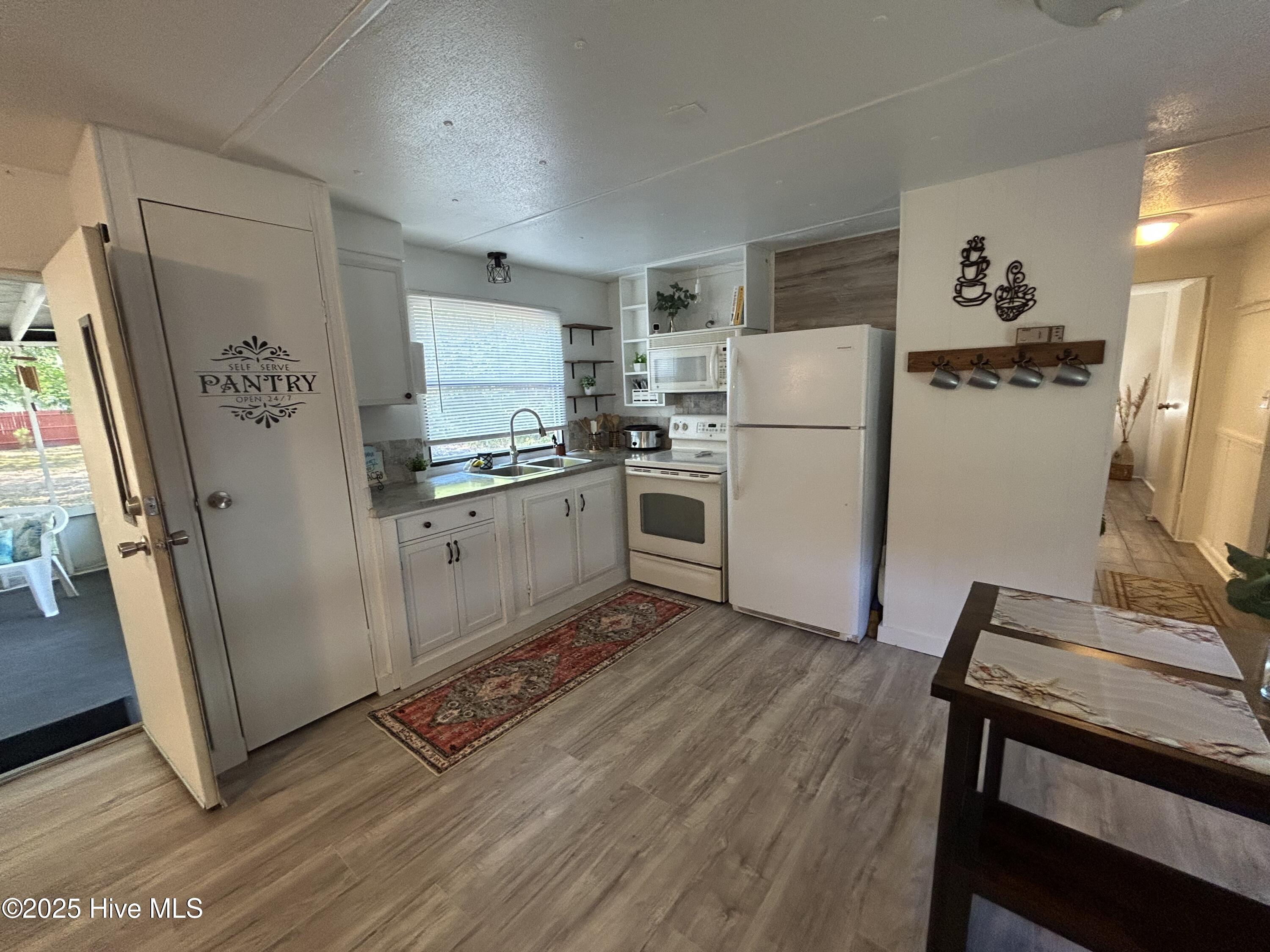2525 Brookford Lane SW