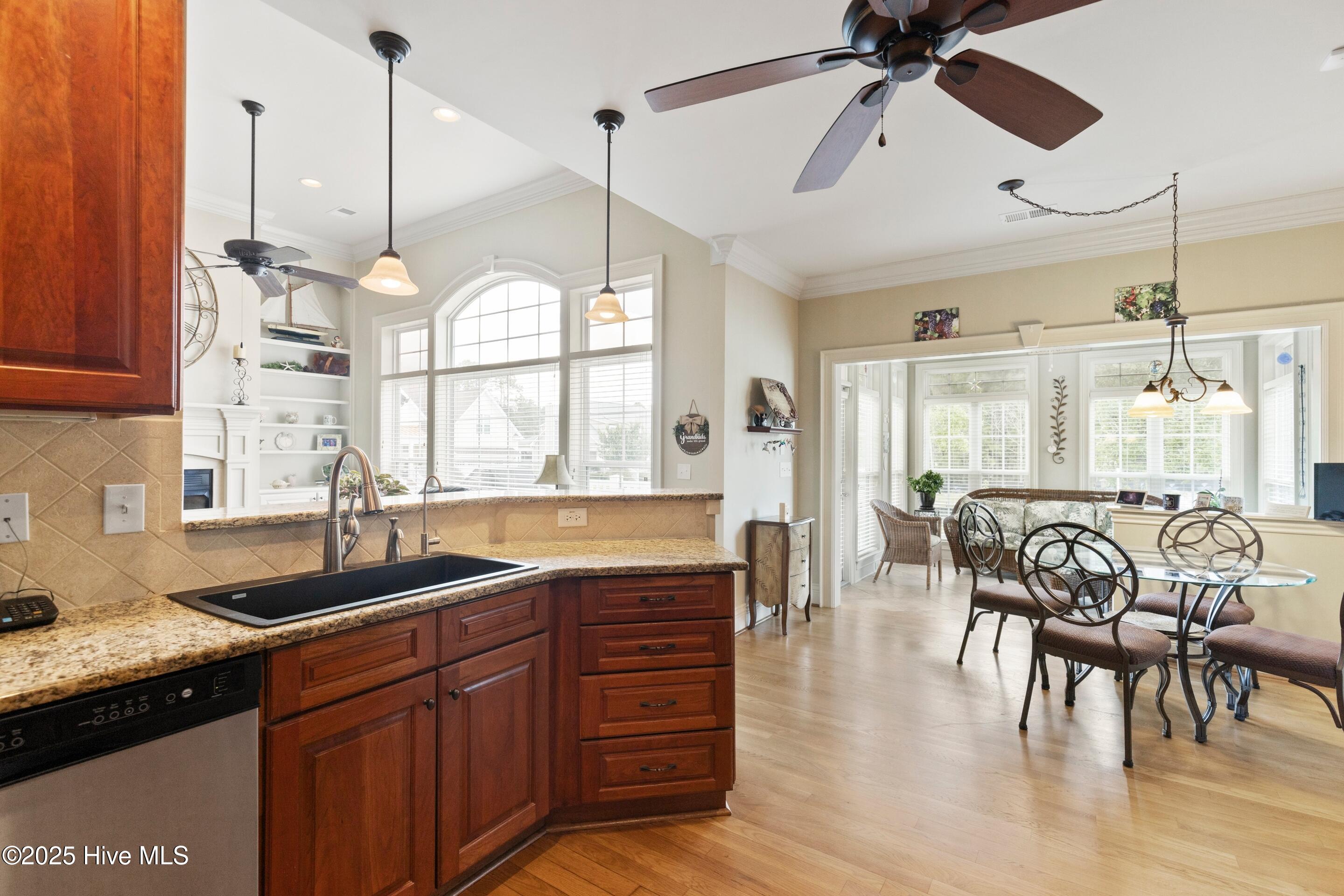 3298 Kensington Square SW