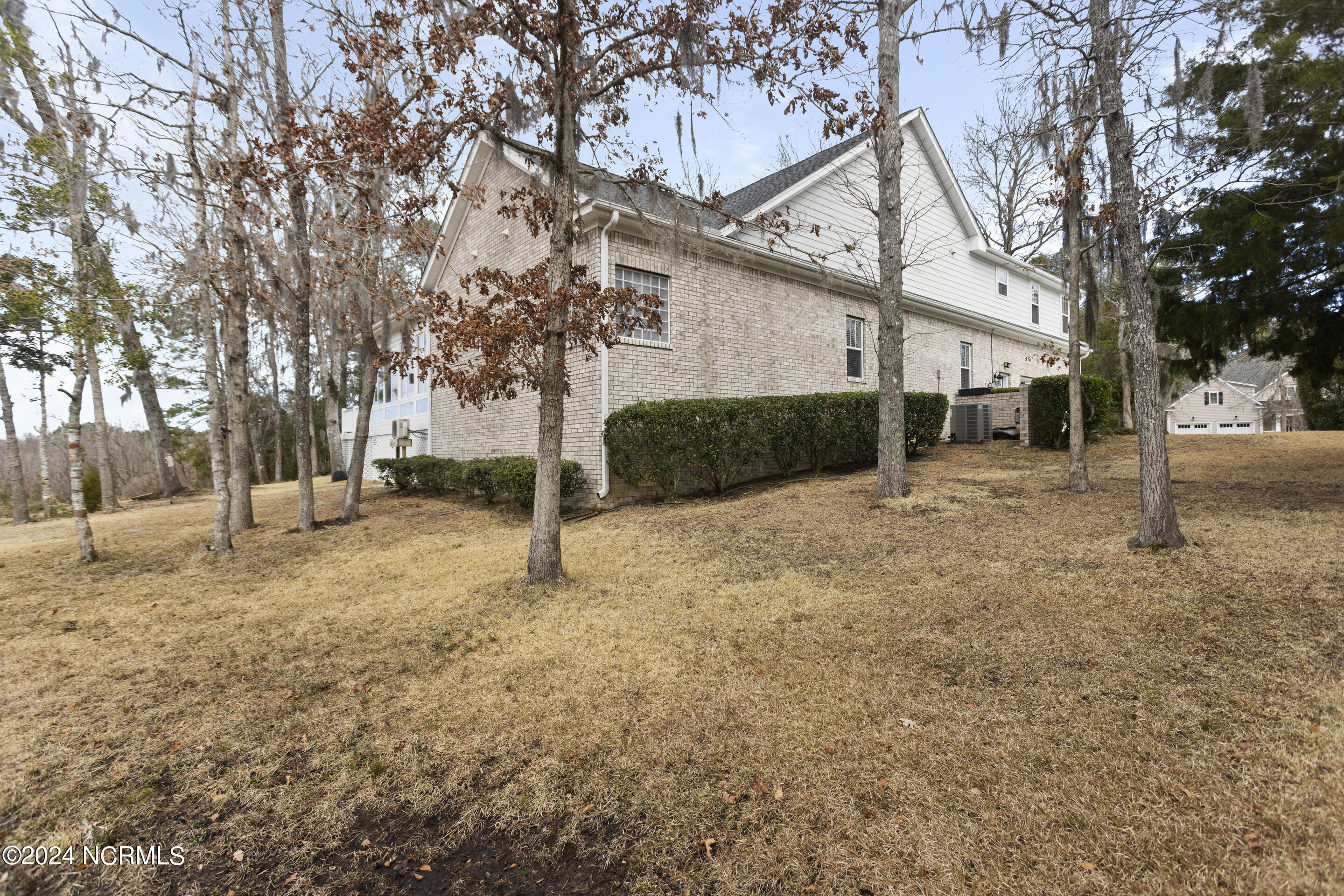 1420 Whisperwood Court SE