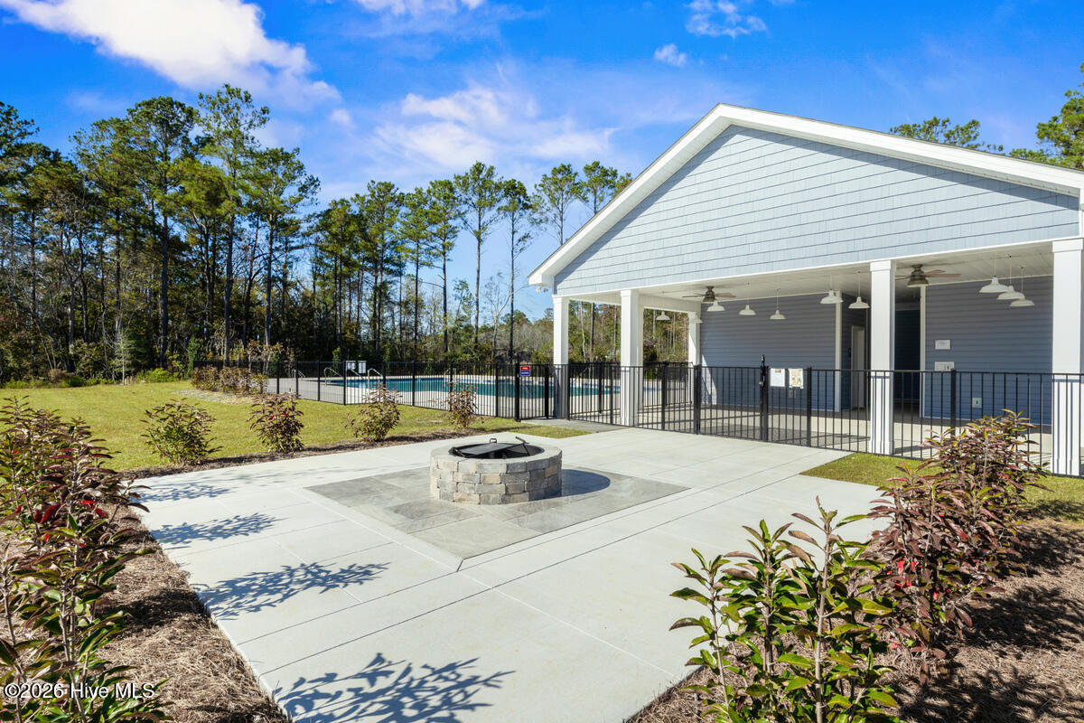 324 Powis Drive NE