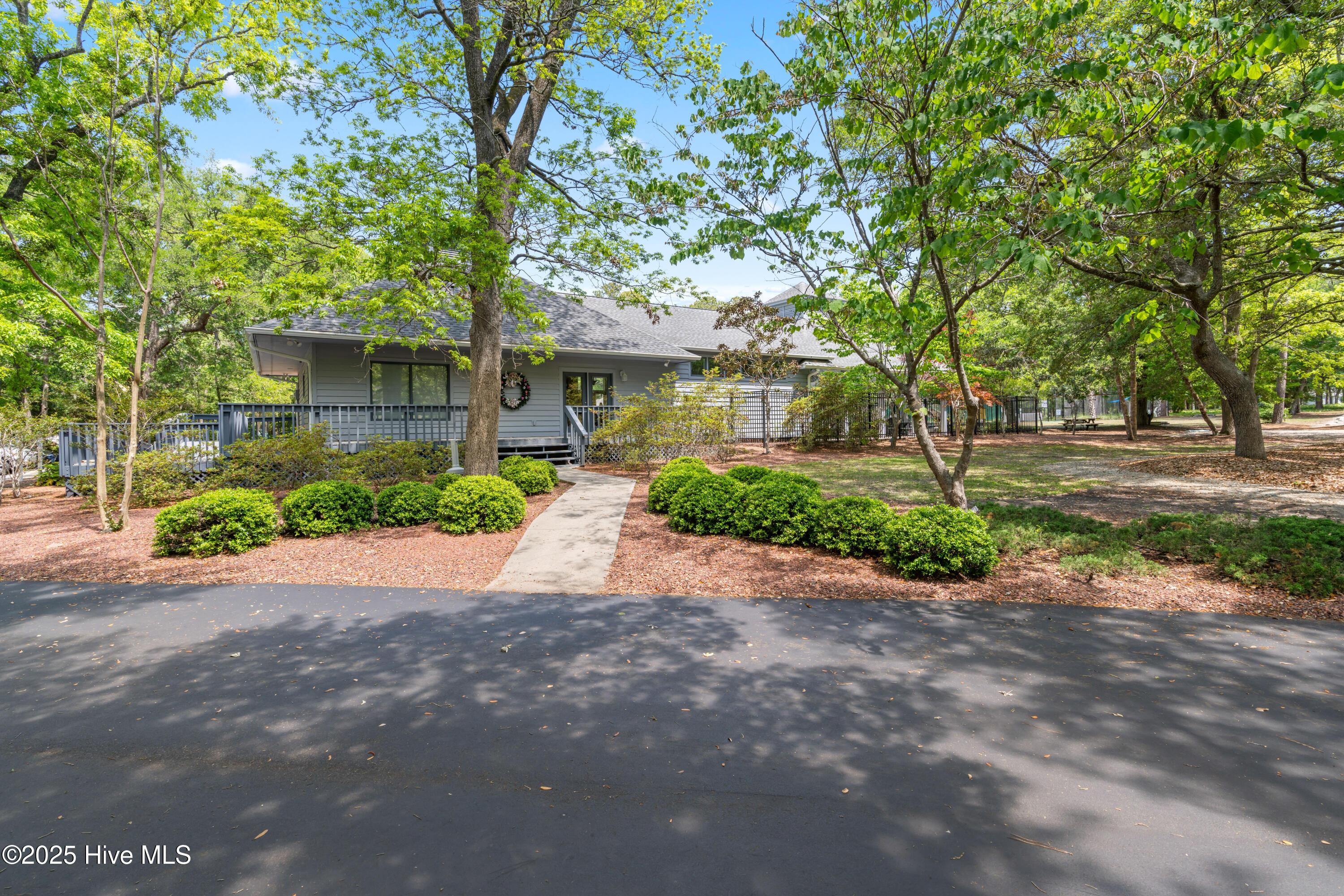 524 Admirals Court SE