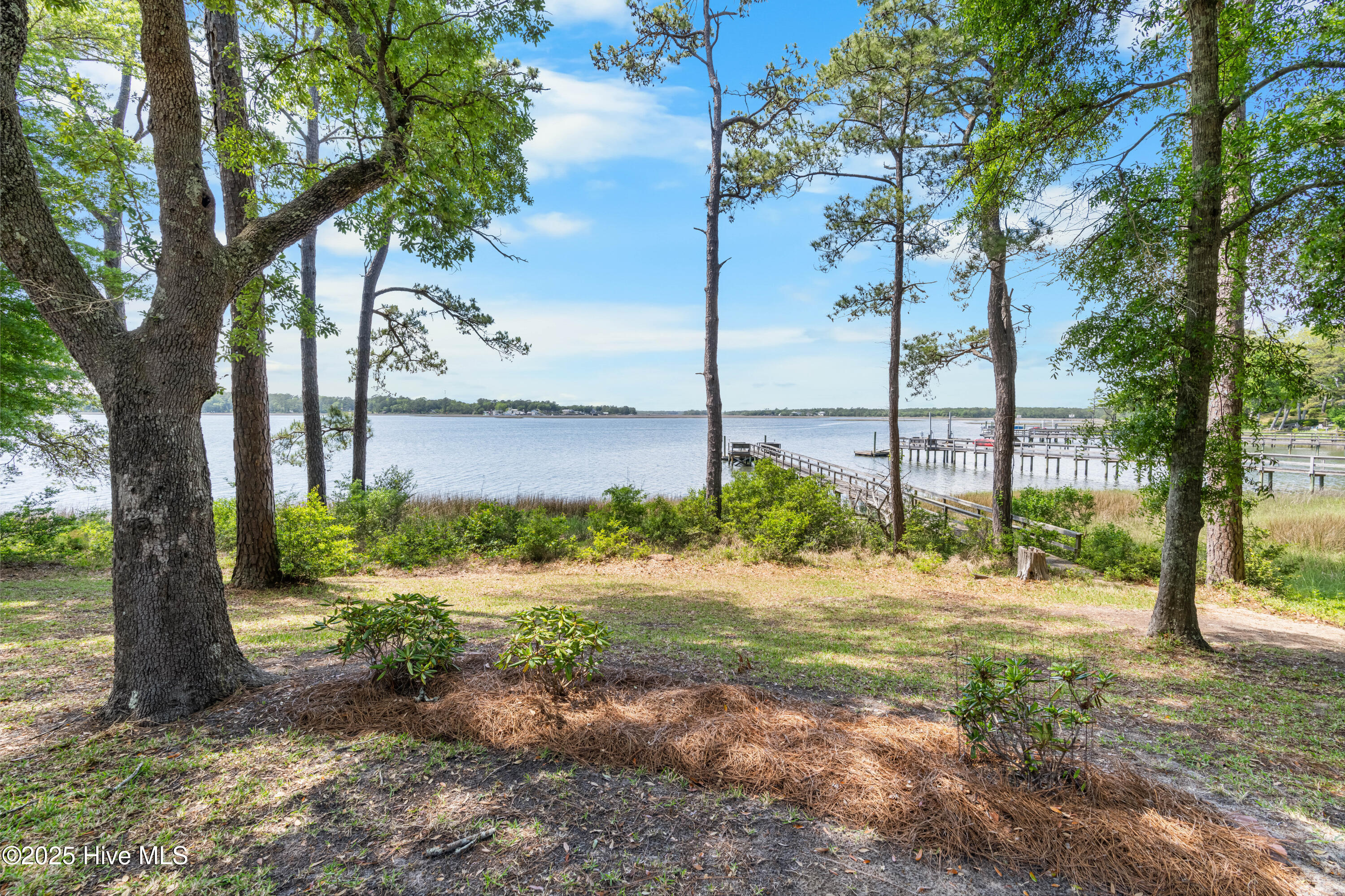524 Admirals Court SE