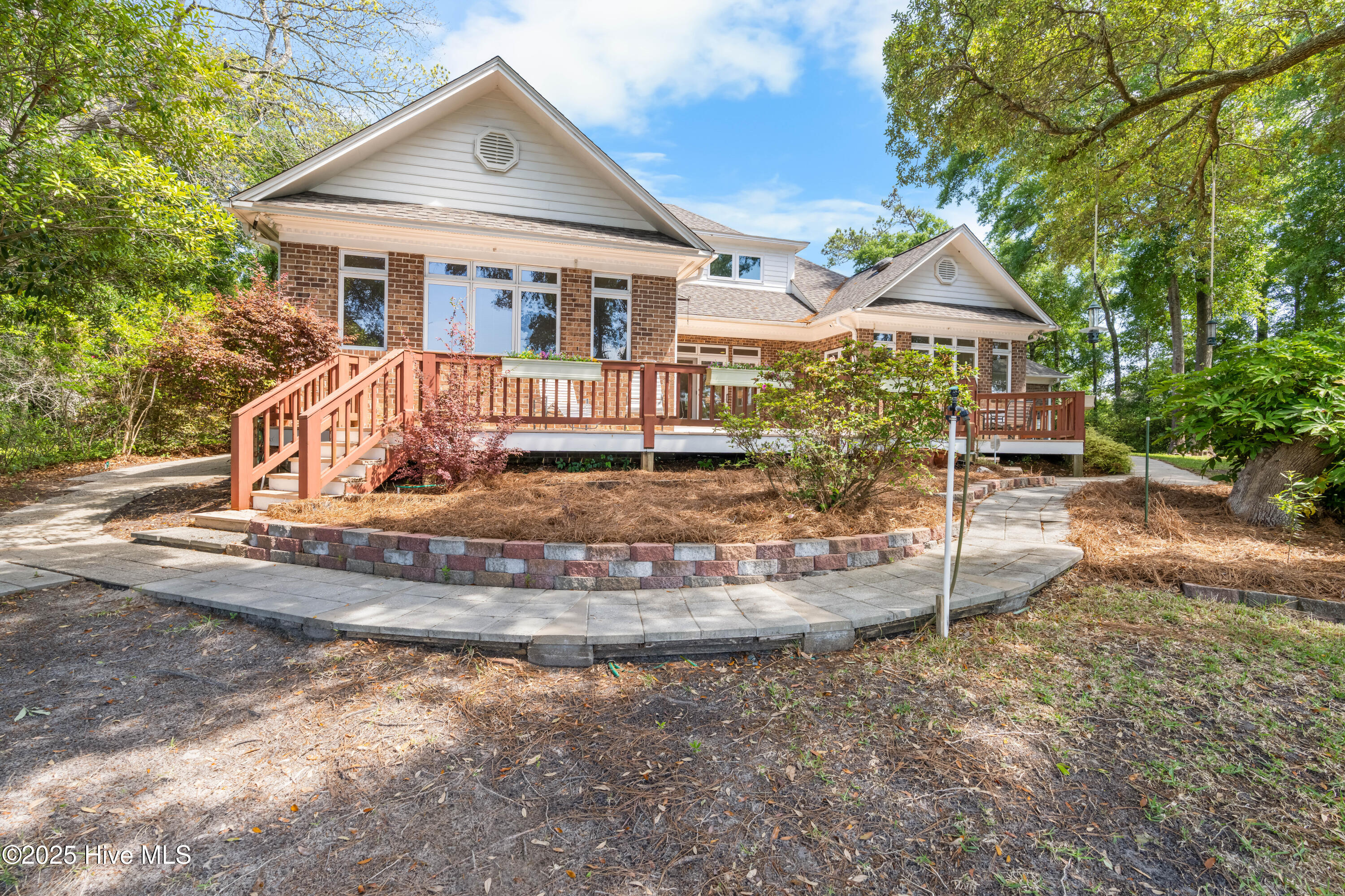 524 Admirals Court SE