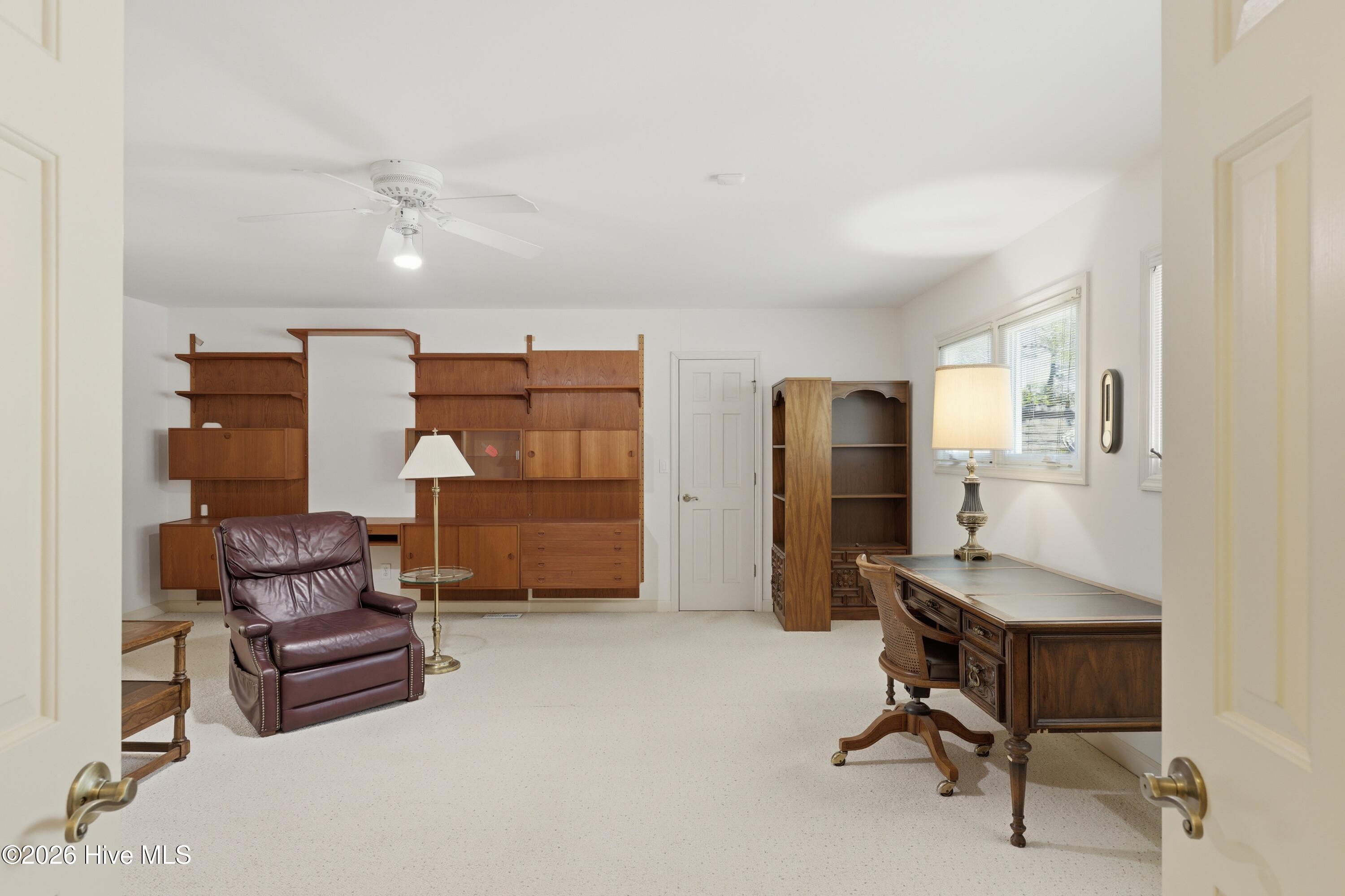 524 Admirals Court SE