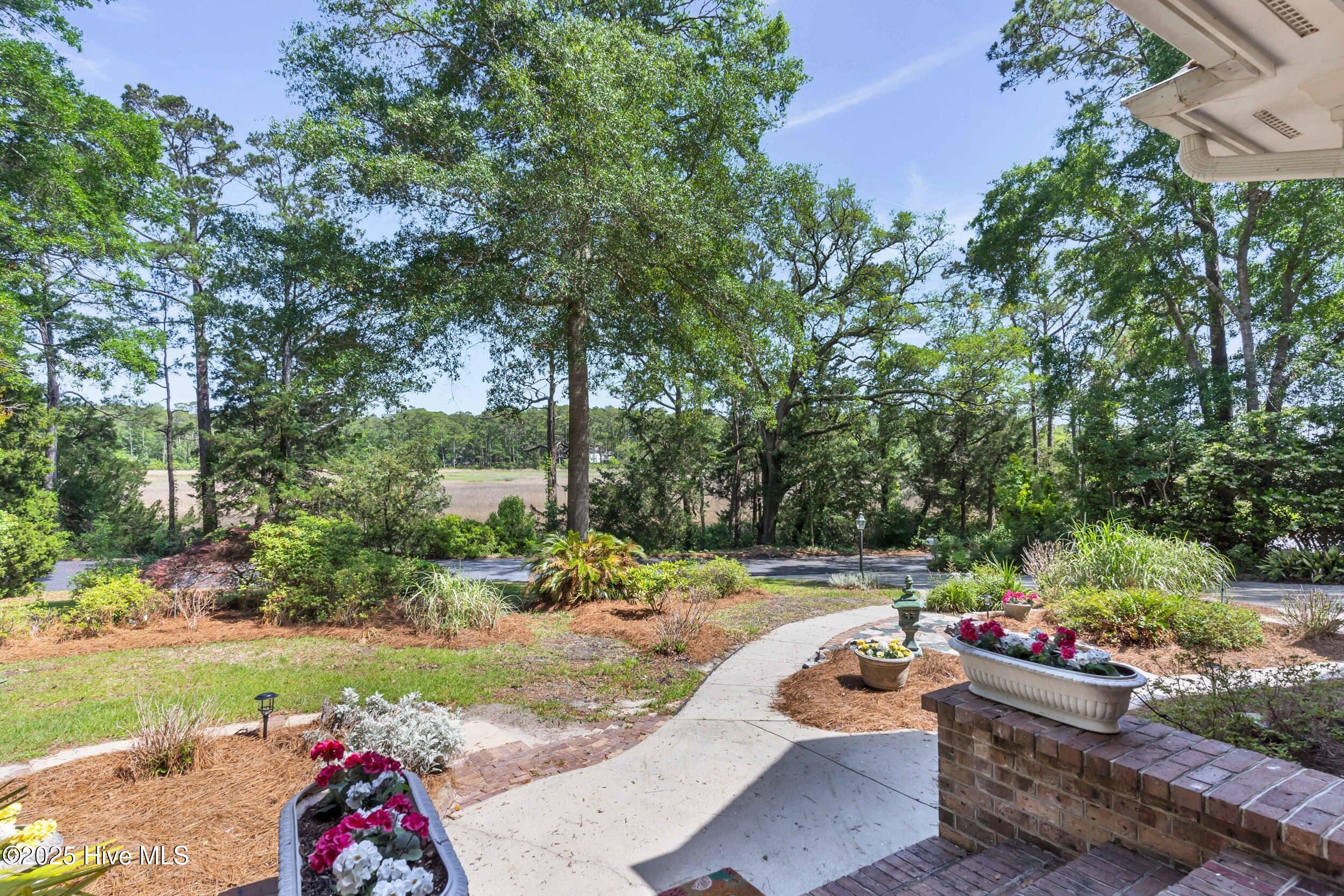 524 Admirals Court SE