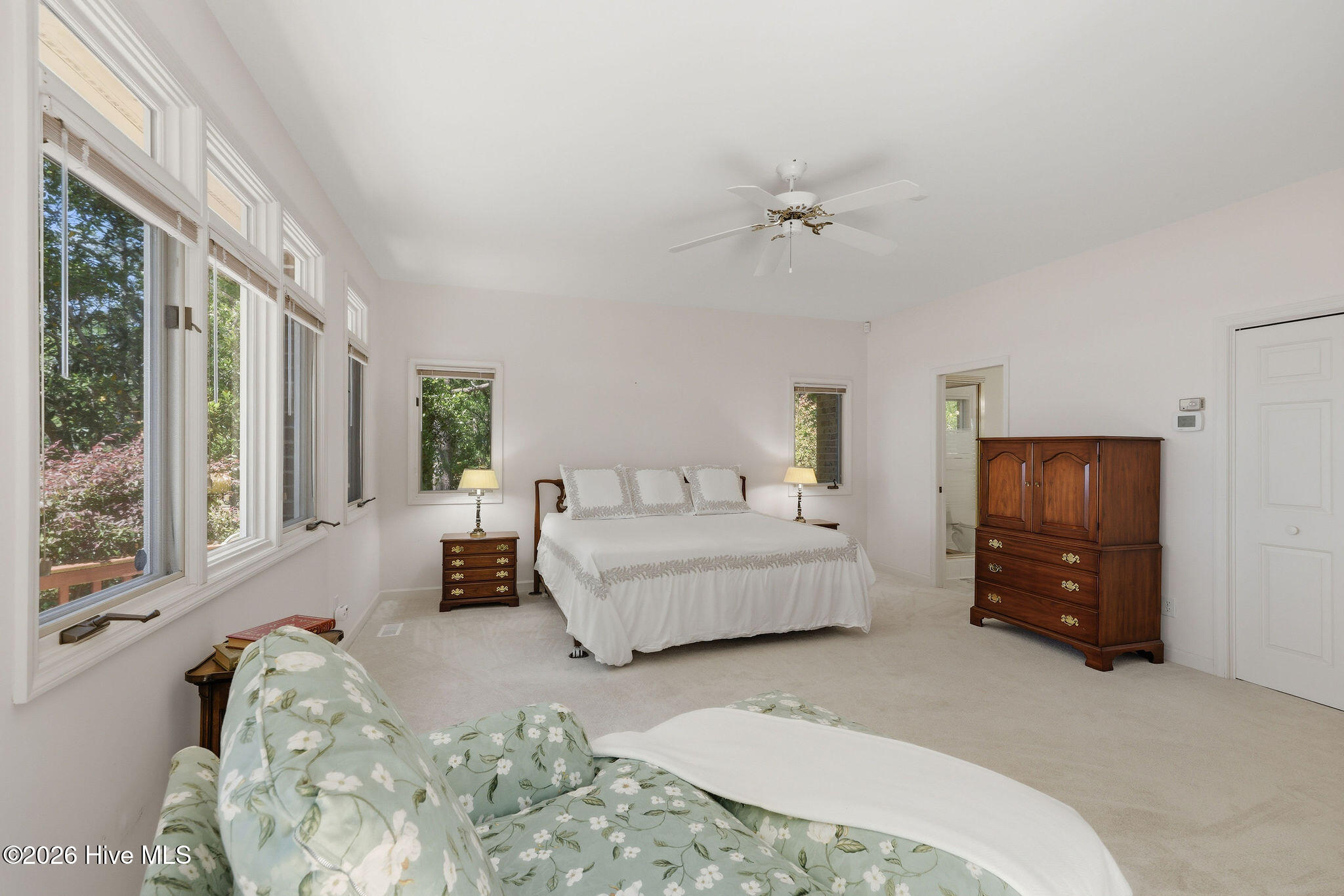 524 Admirals Court SE