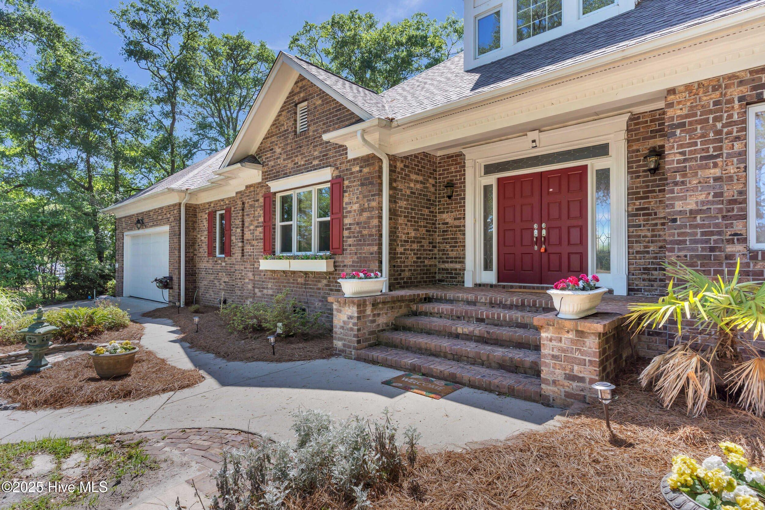 524 Admirals Court SE