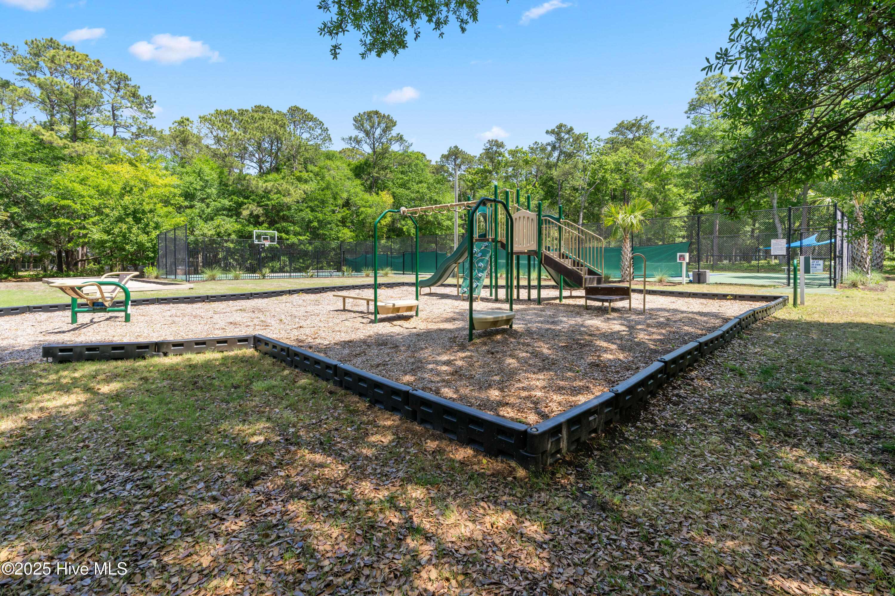 524 Admirals Court SE