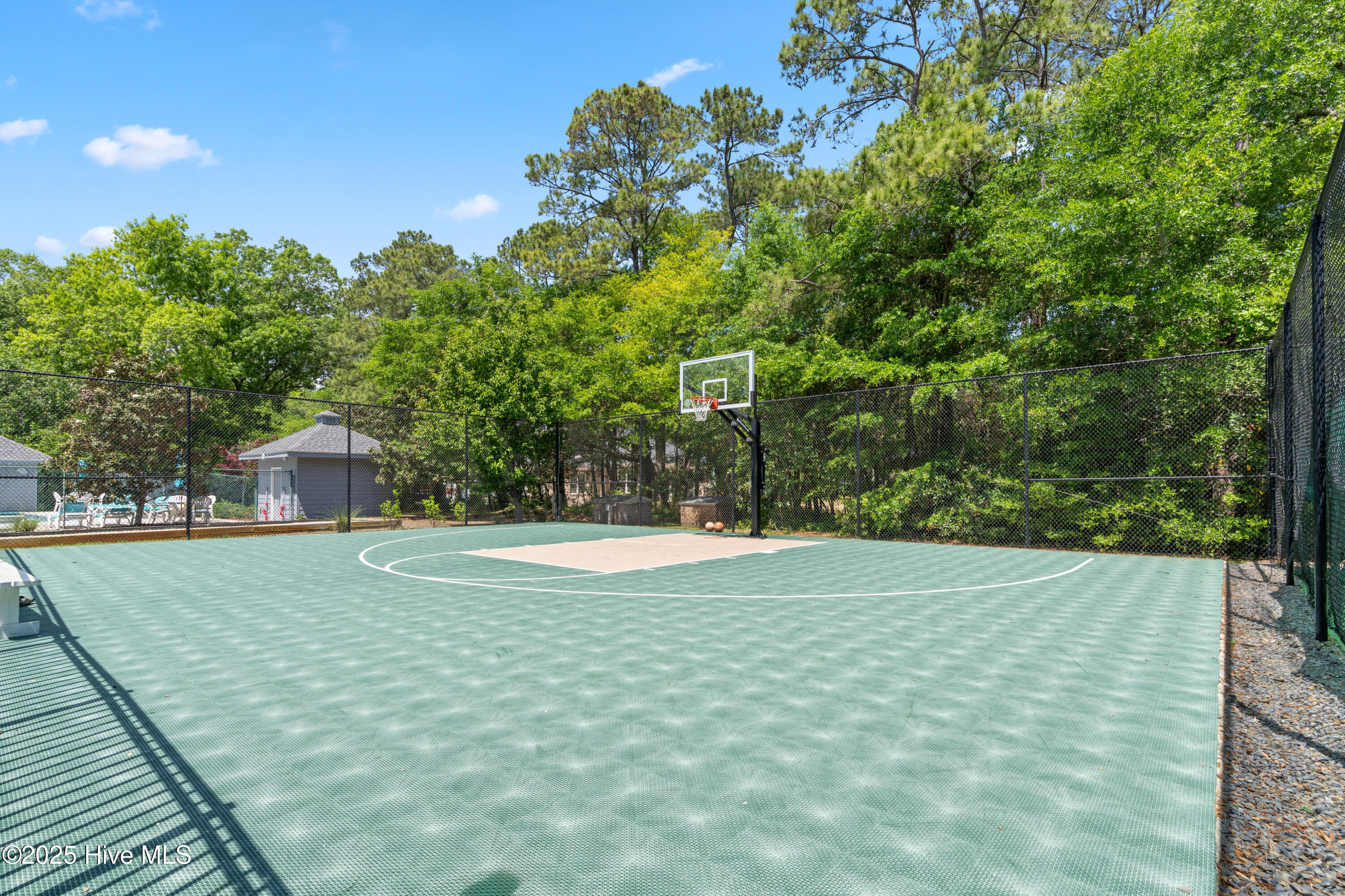 524 Admirals Court SE