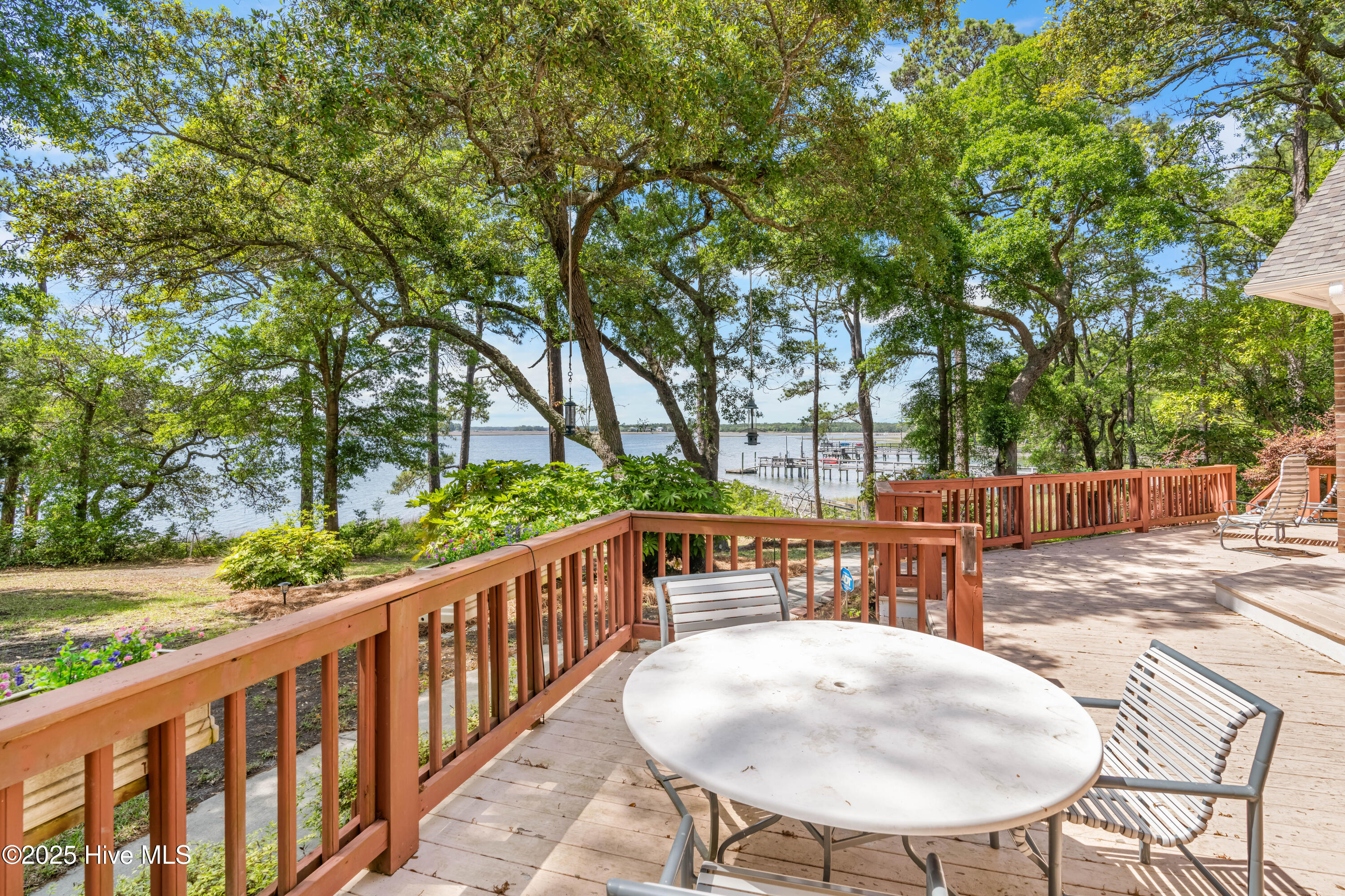 524 Admirals Court SE