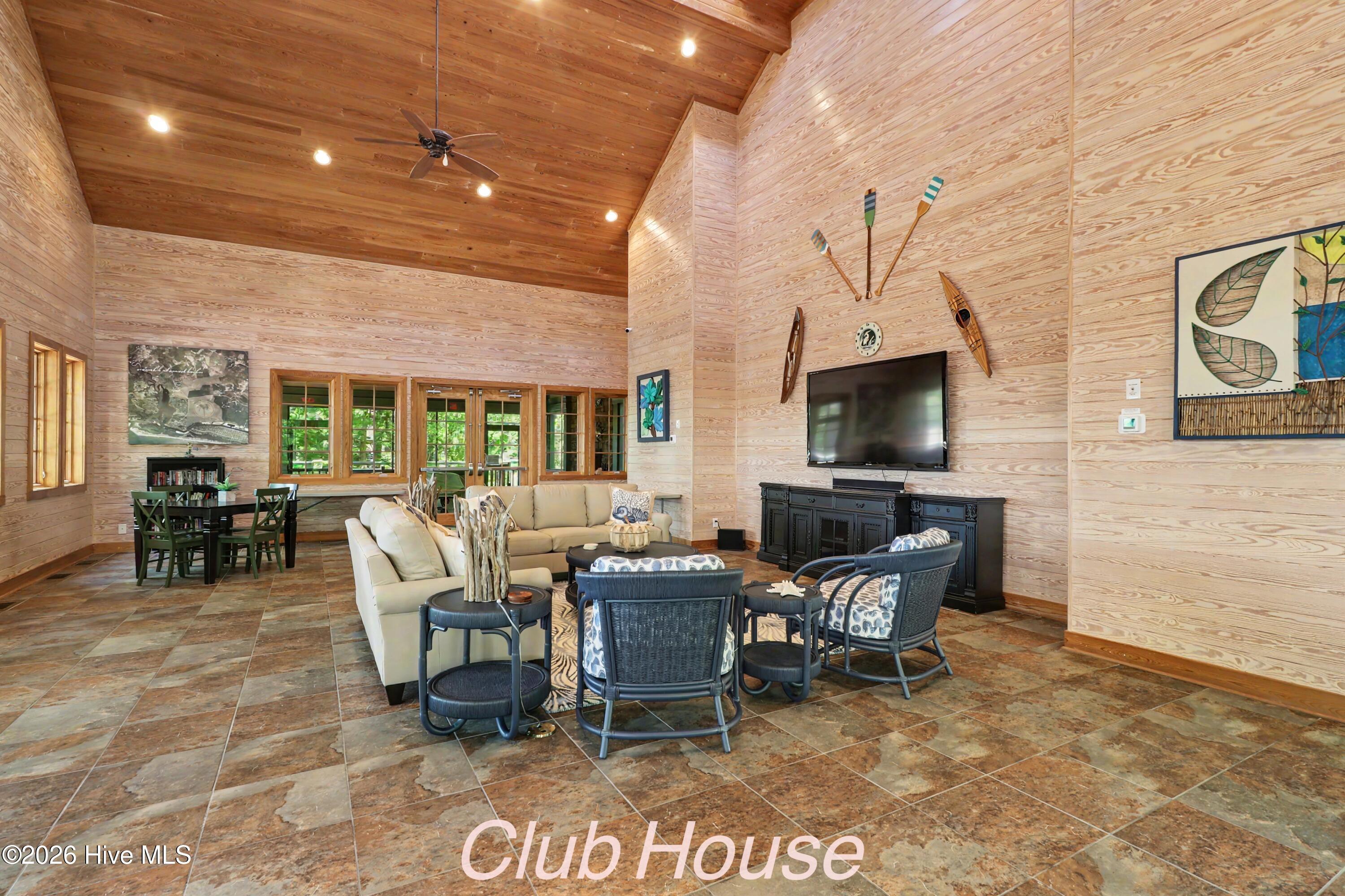 607 Carvalho Terrace SE