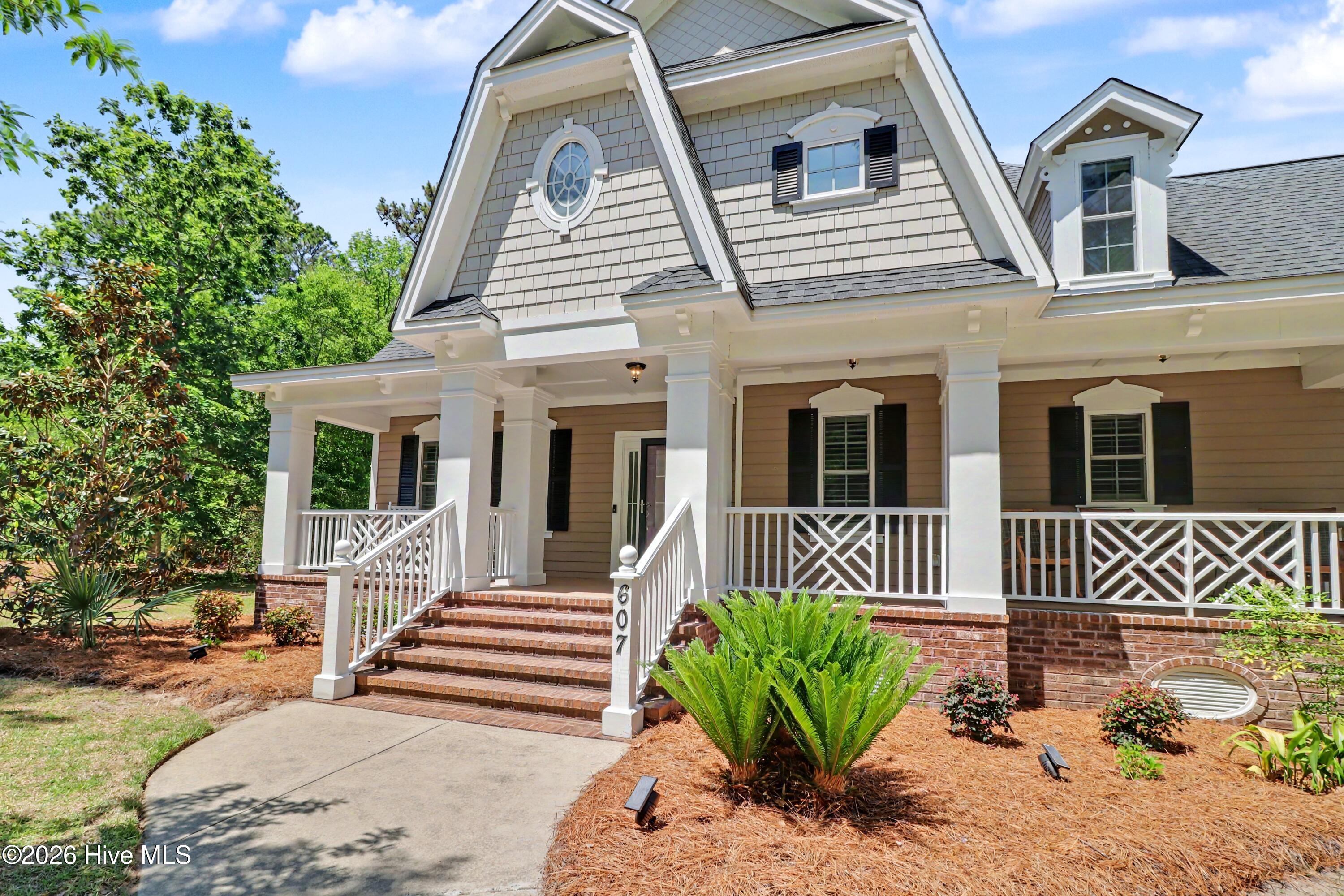 607 Carvalho Terrace SE