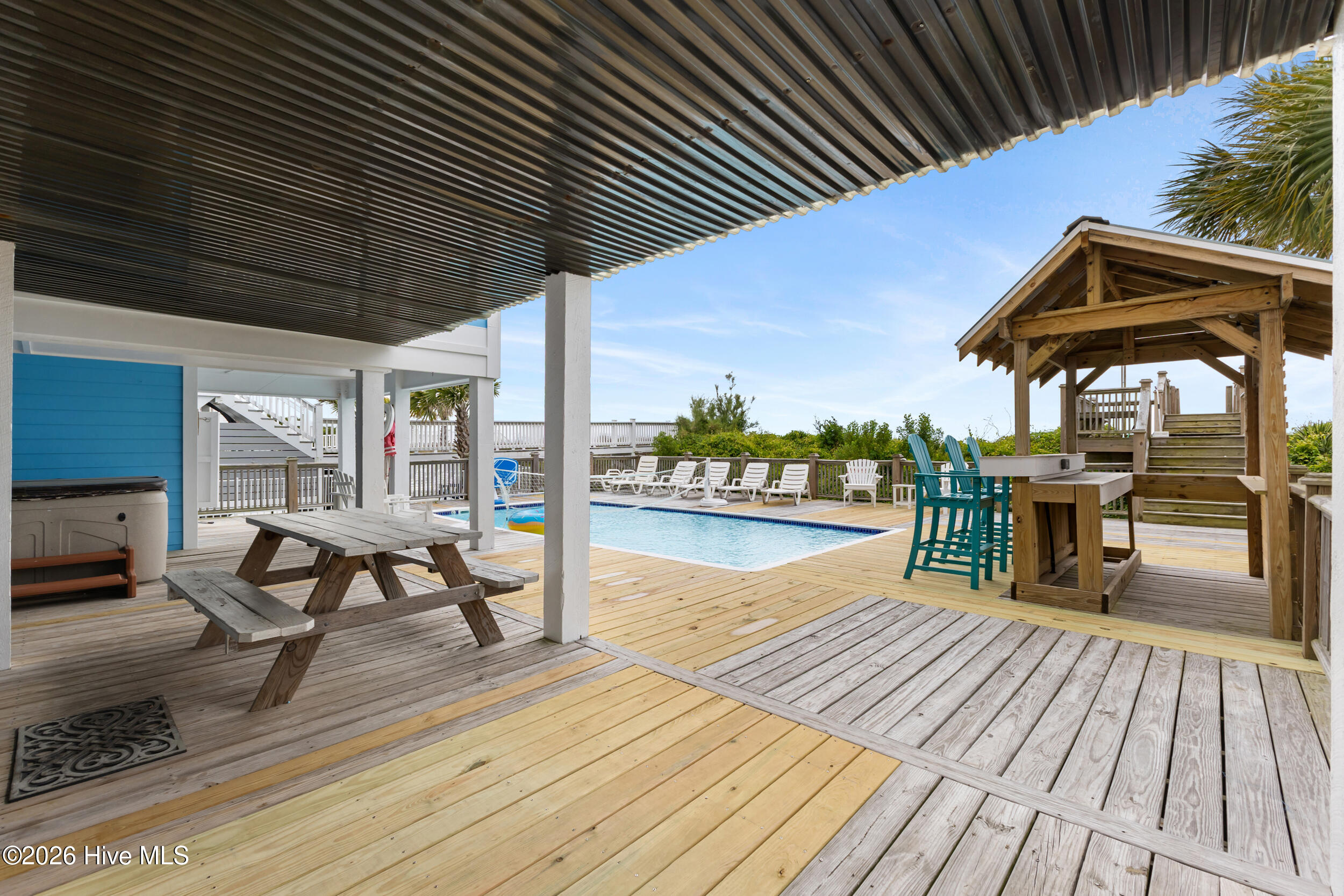 407 Ocean Boulevard W