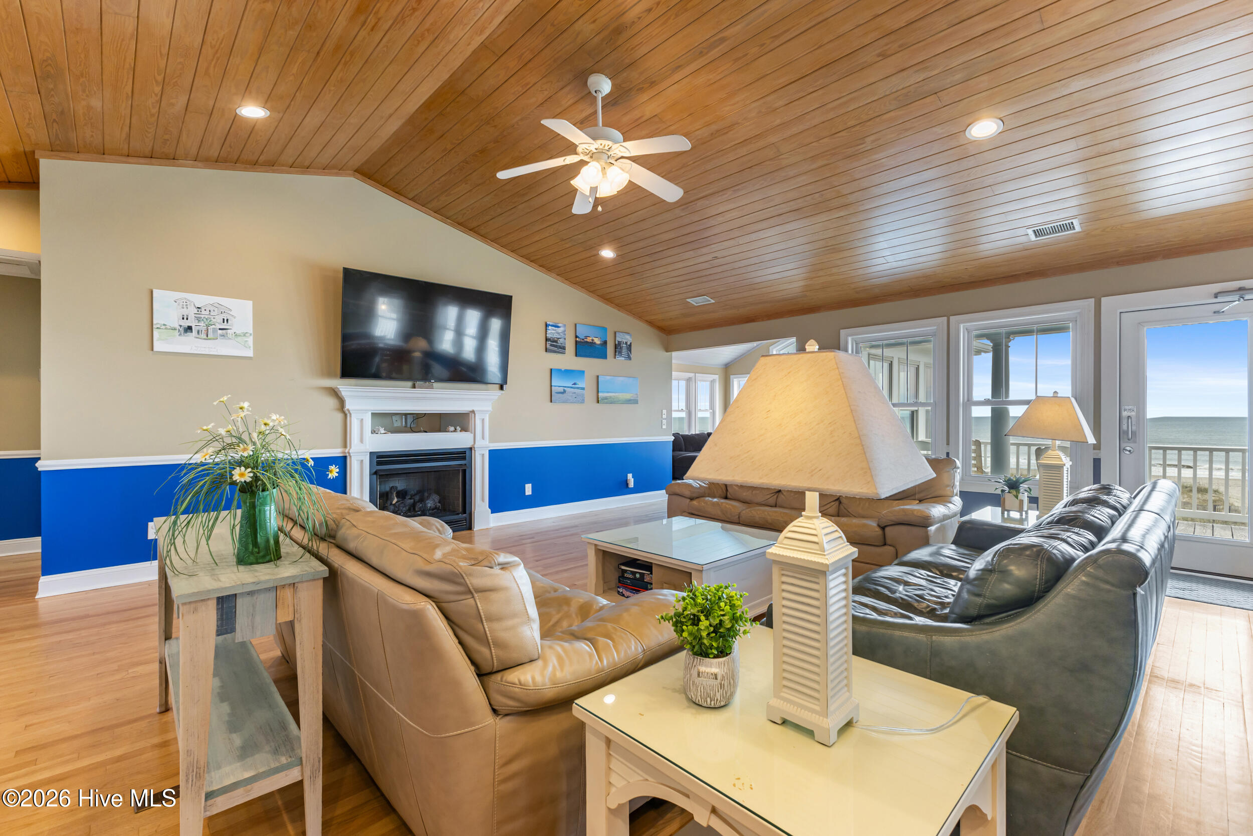 407 Ocean Boulevard W