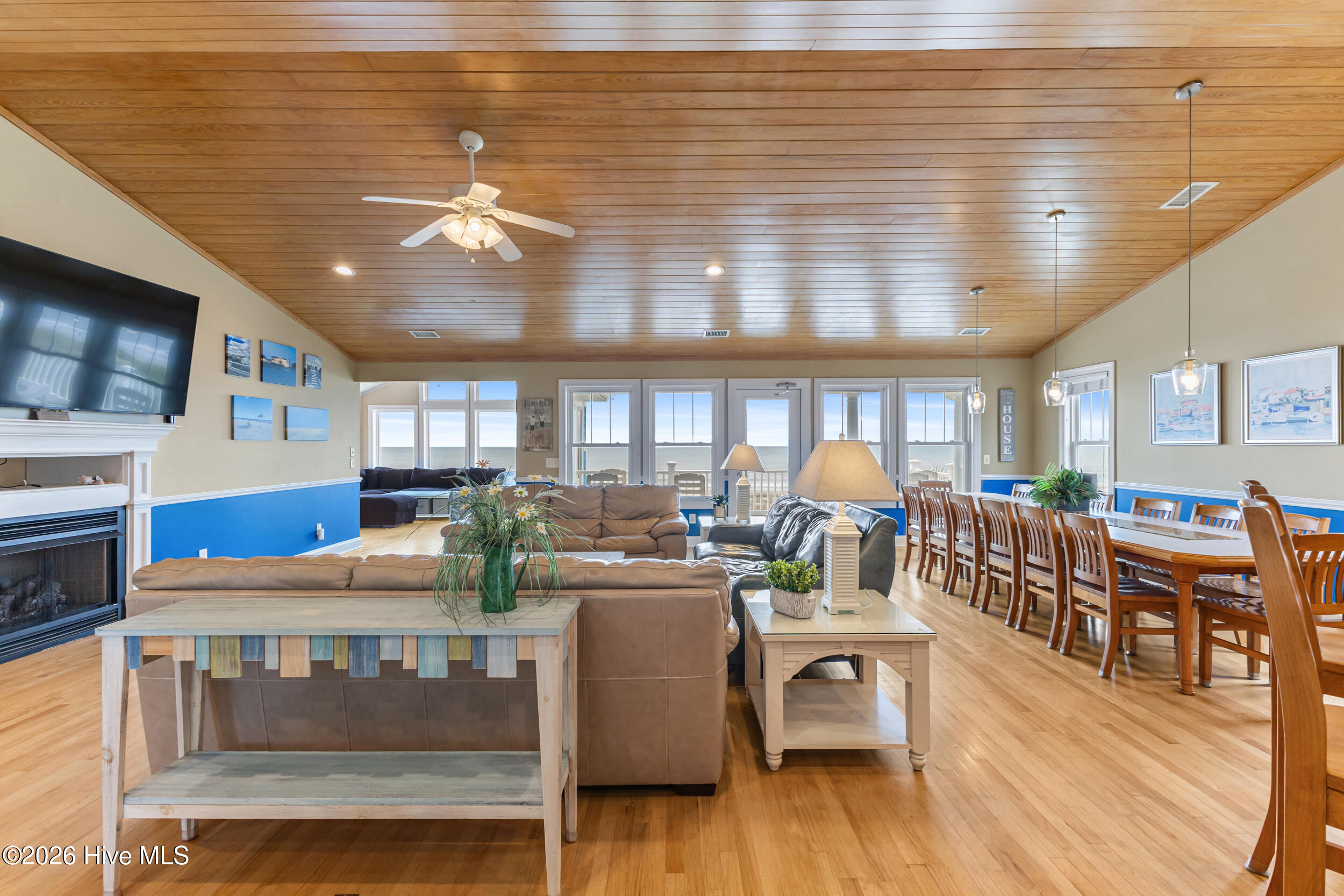 407 Ocean Boulevard W