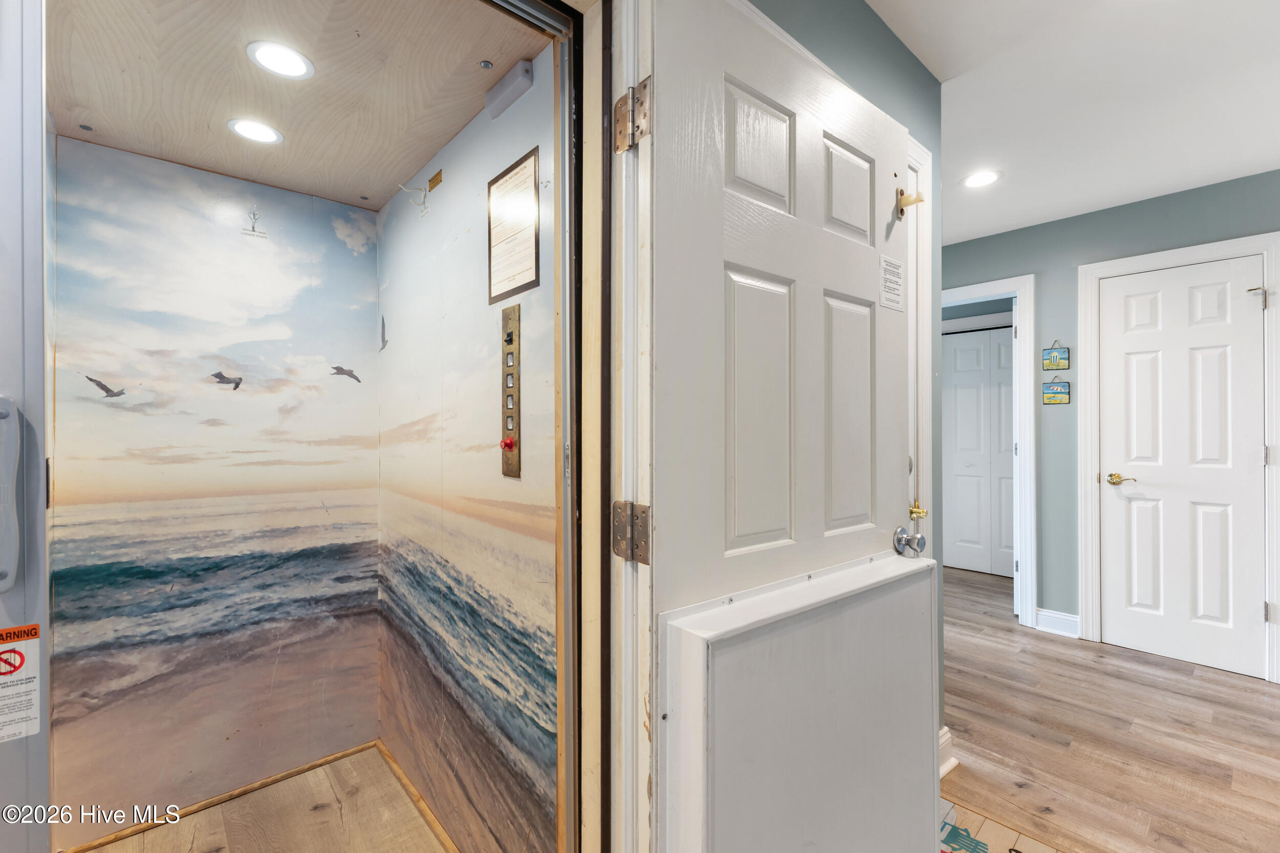 407 Ocean Boulevard W