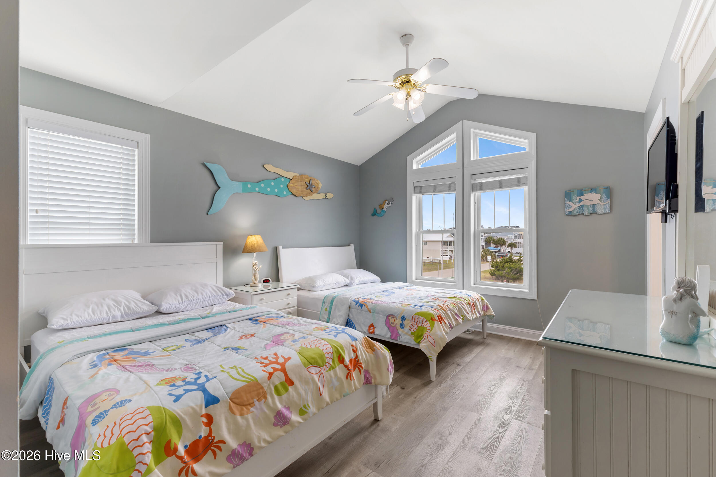 407 Ocean Boulevard W