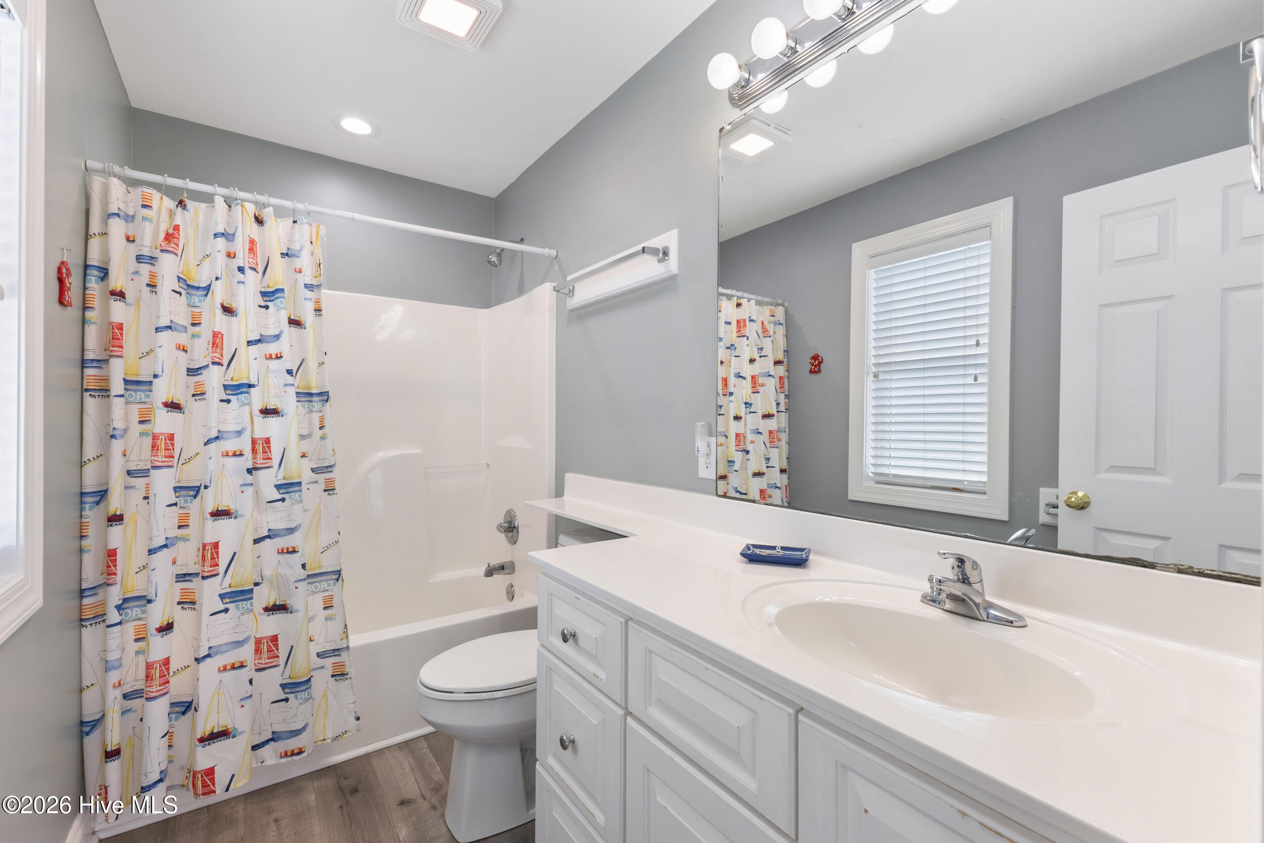 407 Ocean Boulevard W