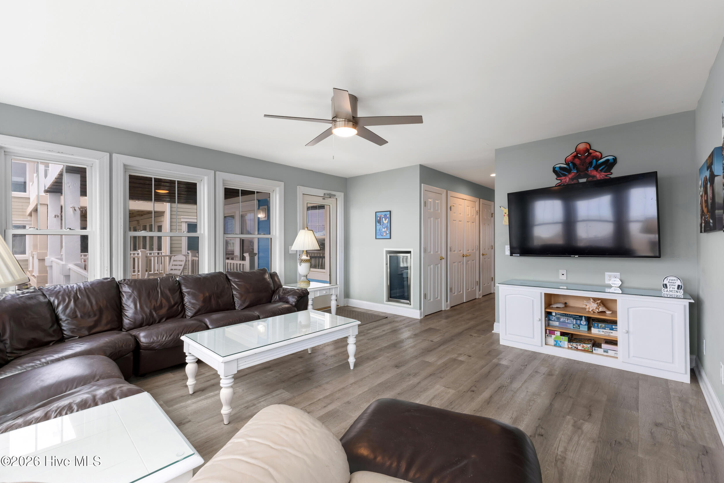 407 Ocean Boulevard W