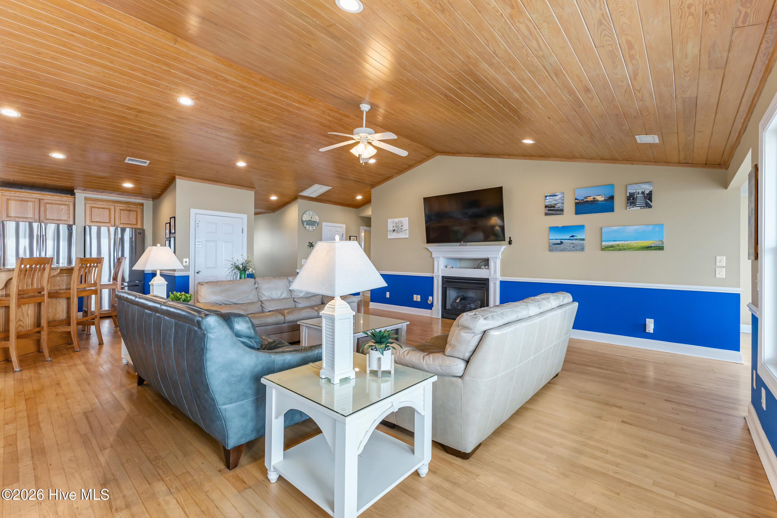 407 Ocean Boulevard W