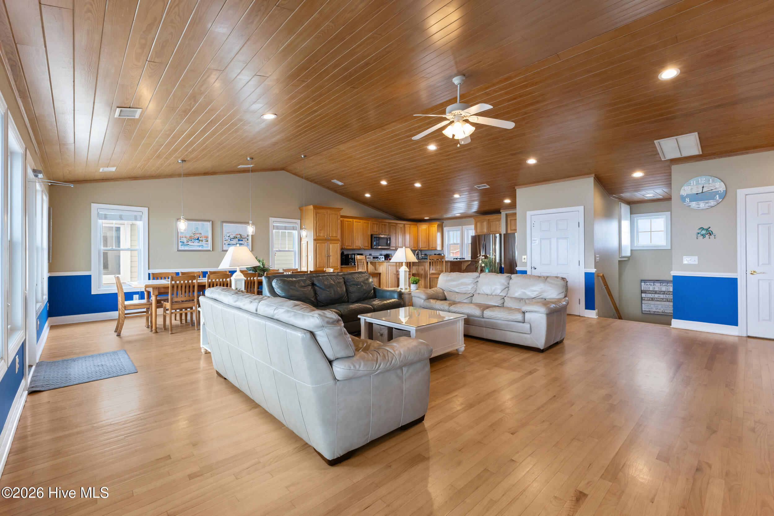 407 Ocean Boulevard W