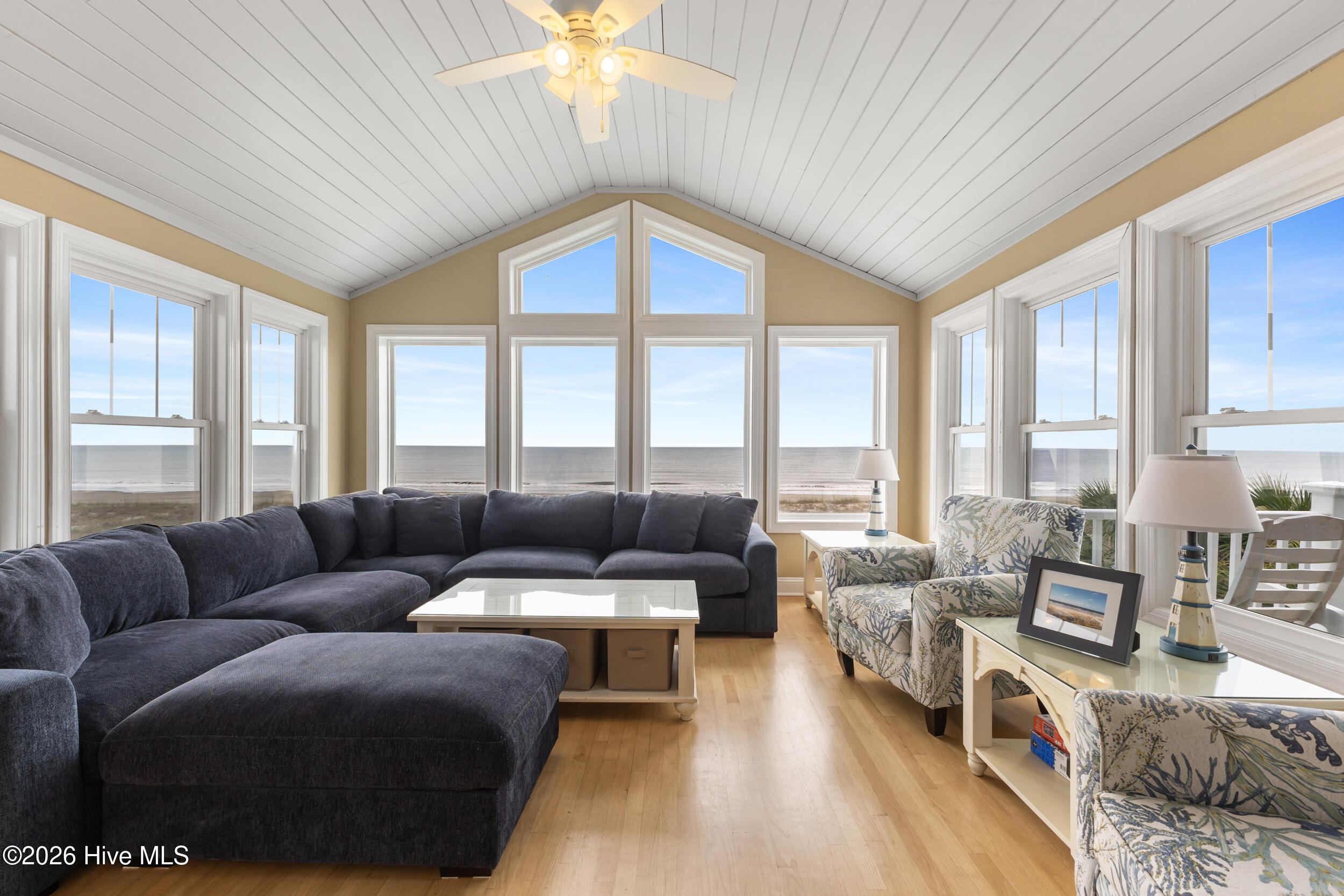 407 Ocean Boulevard W