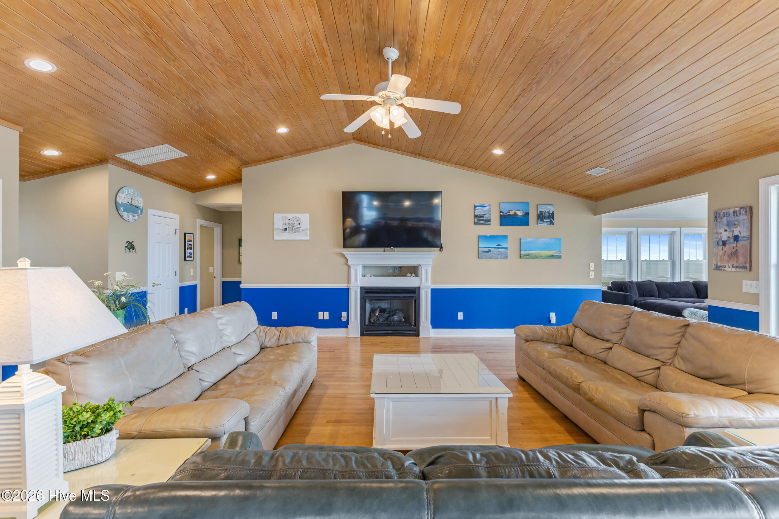 407 Ocean Boulevard W