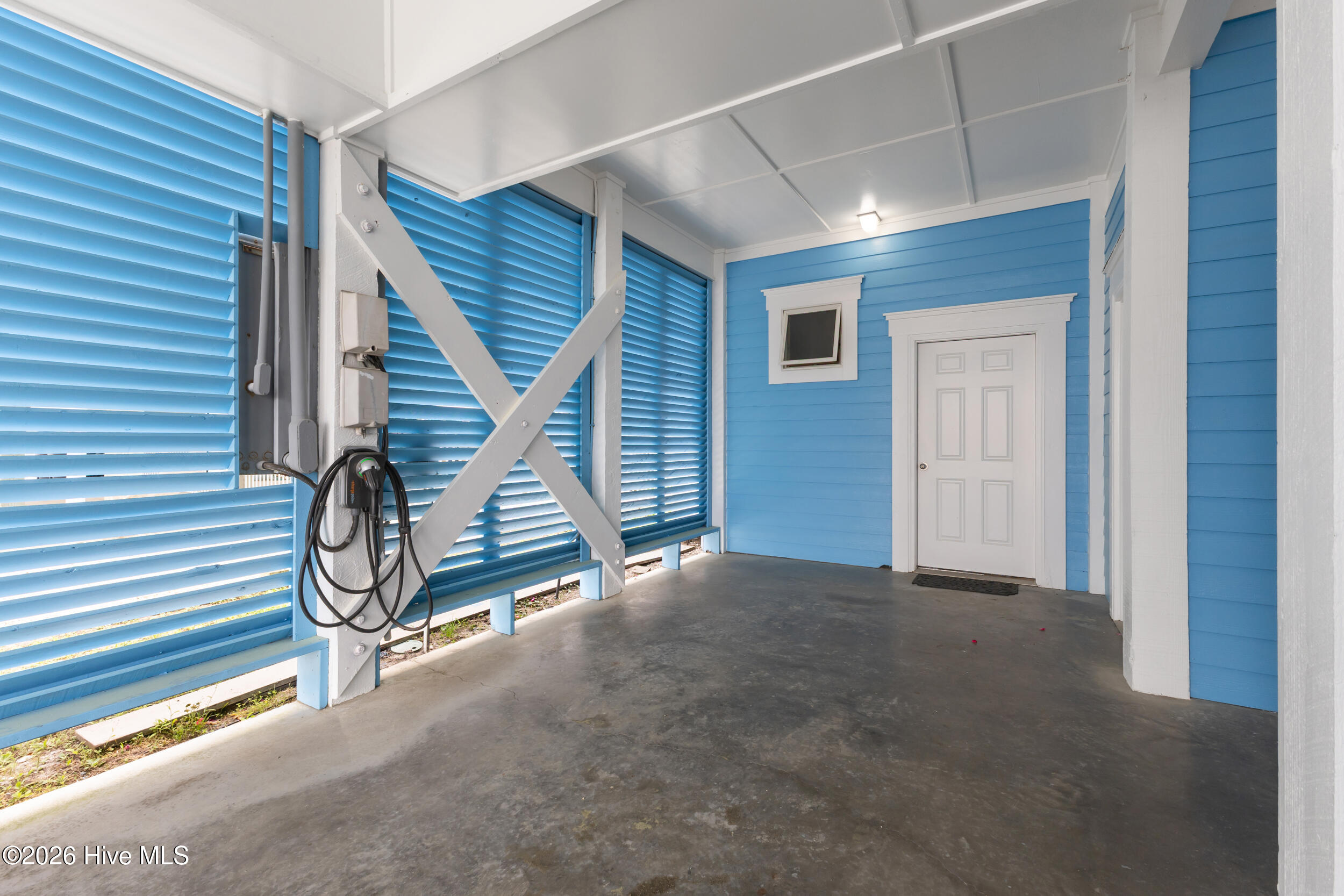 407 Ocean Boulevard W
