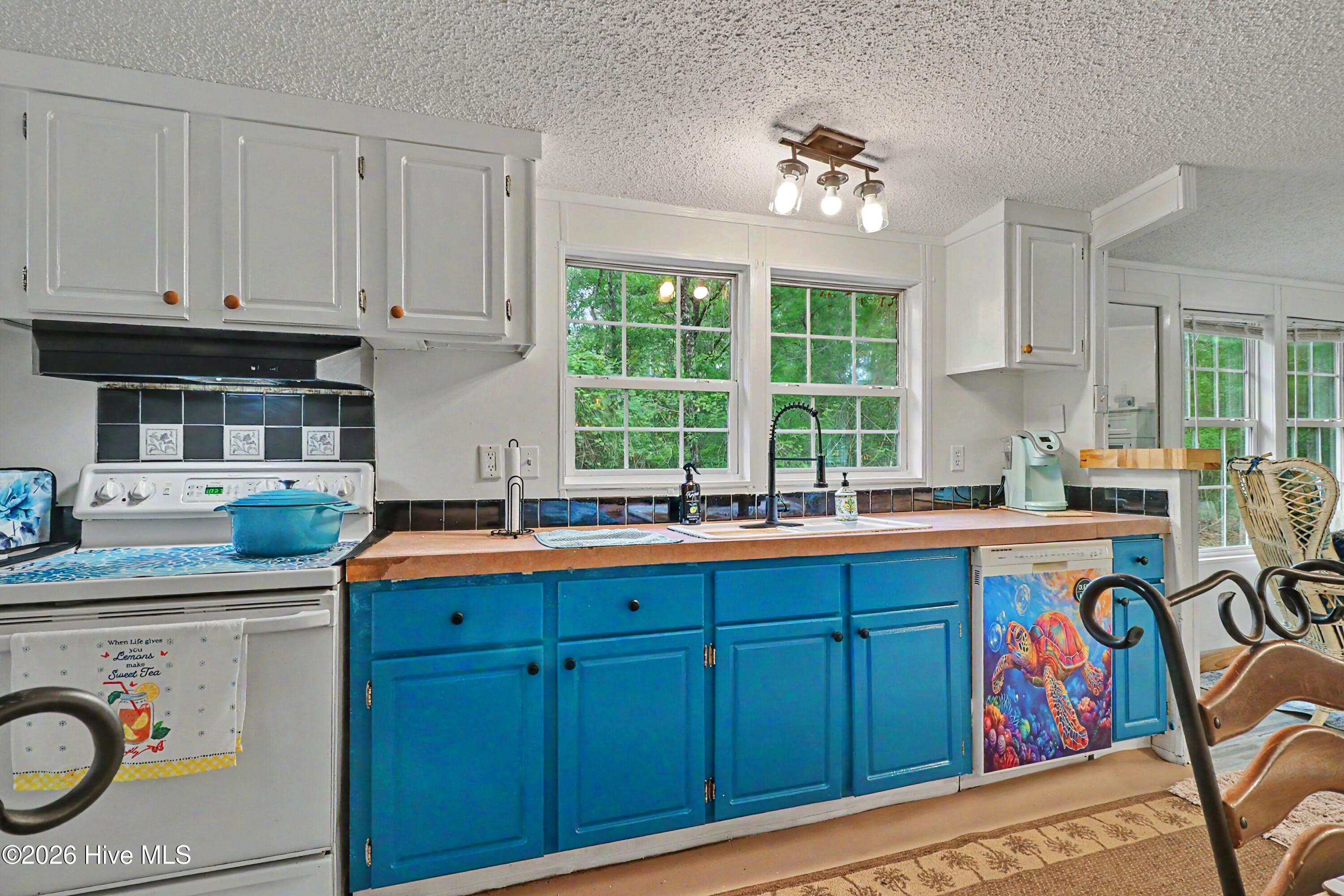 2271 Bob White Road SW