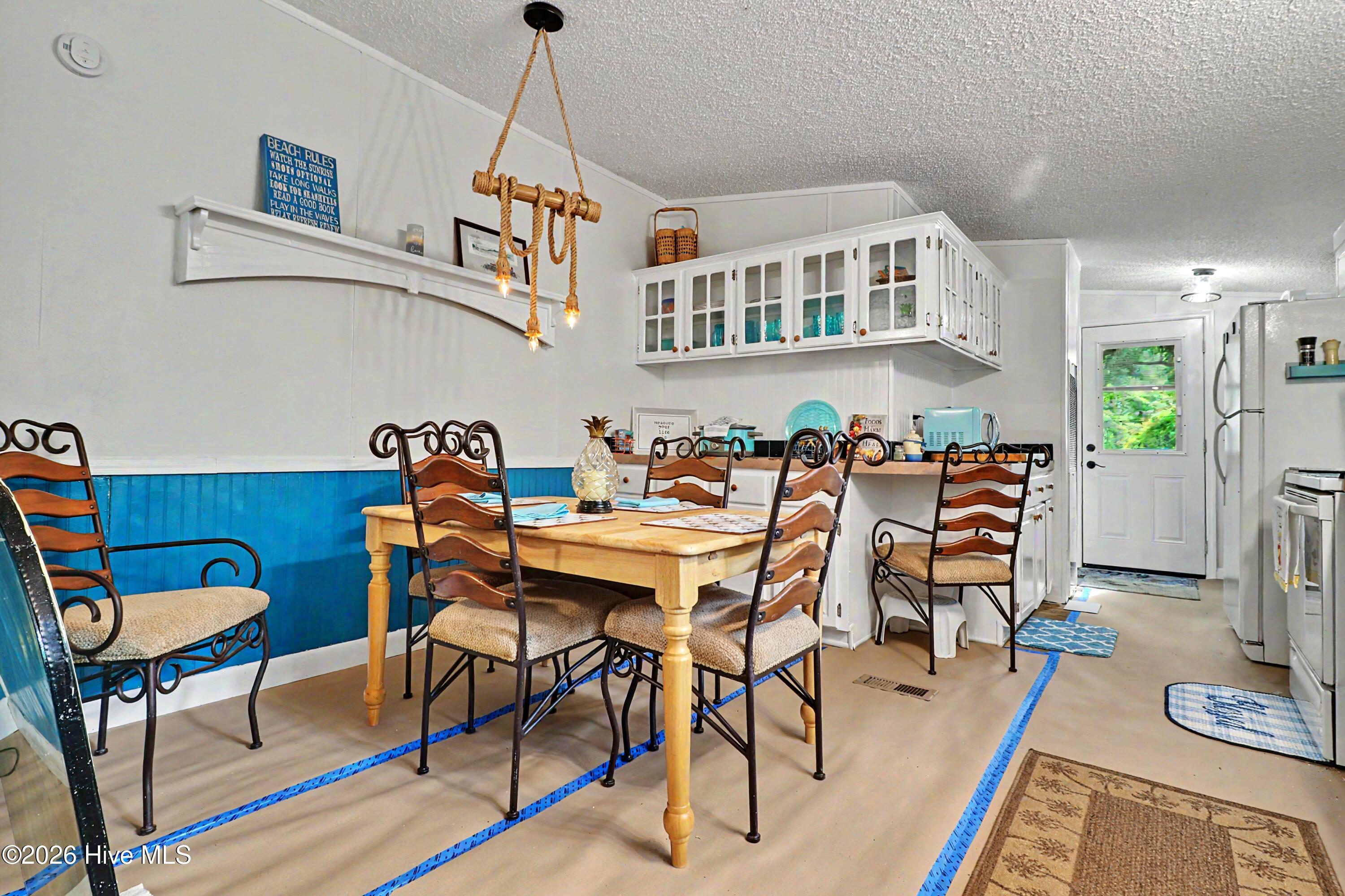 2271 Bob White Road SW