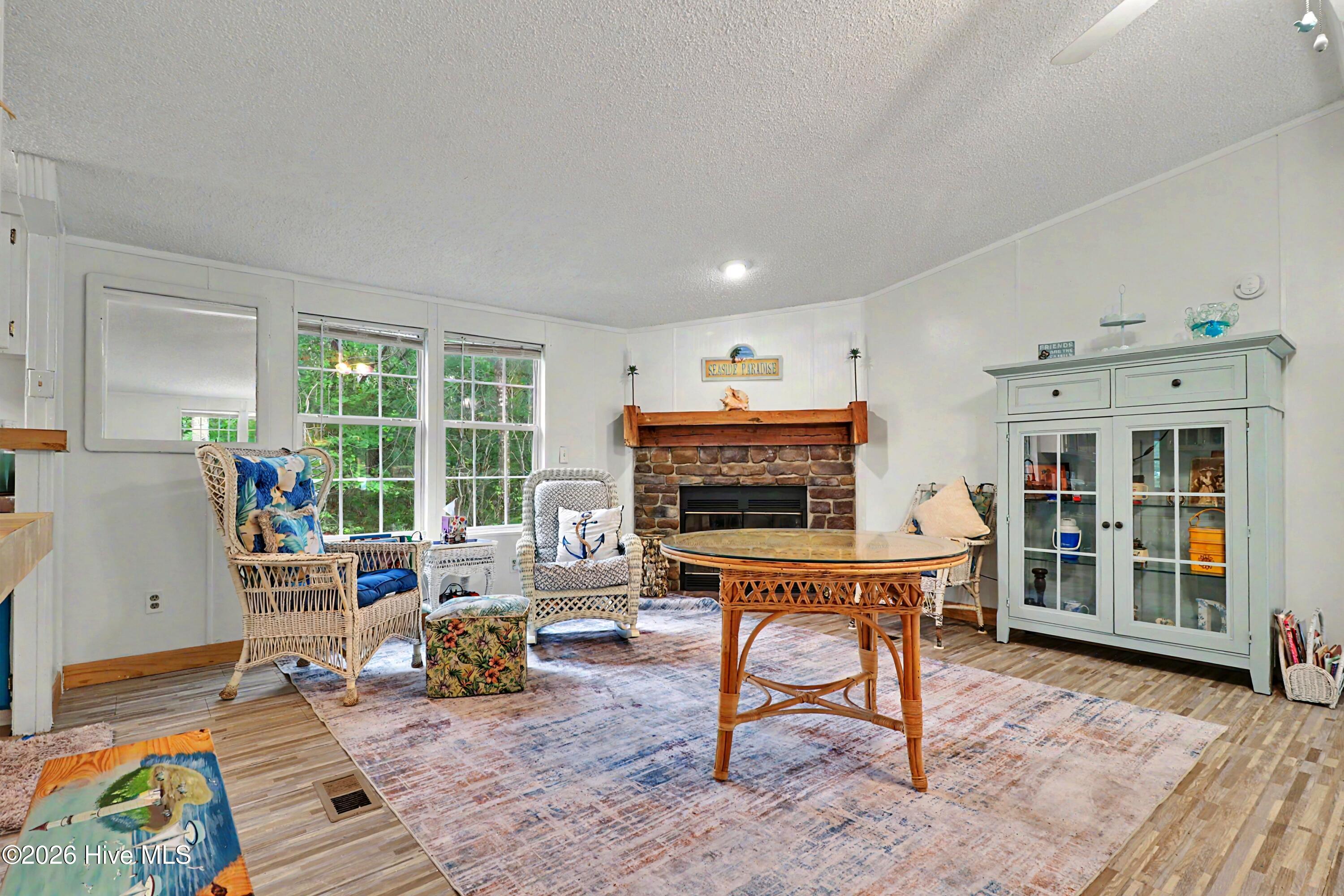 2271 Bob White Road SW