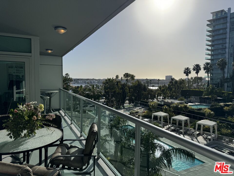 13600 Marina Pointe Dr Unit: 614