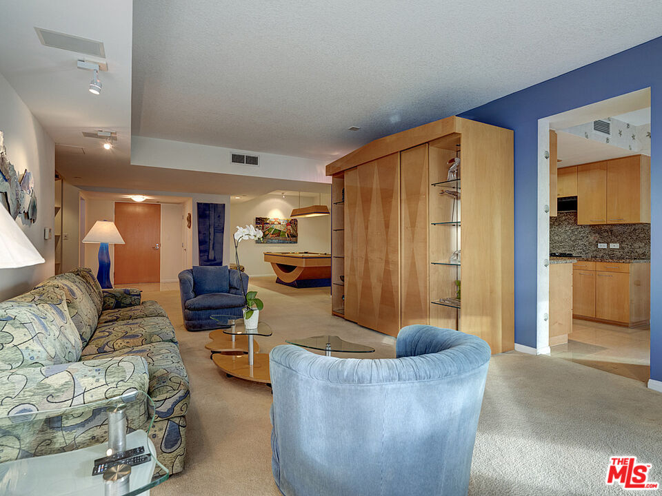 13600 Marina Pointe Dr Unit: 614