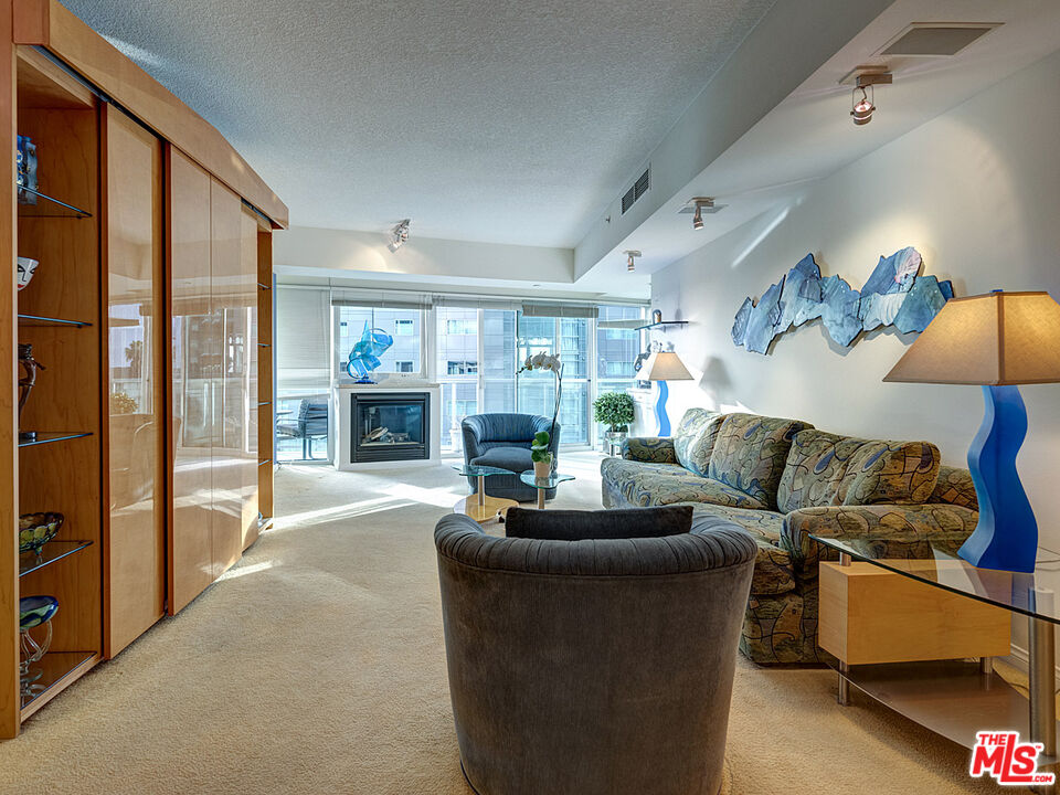 13600 Marina Pointe Dr Unit: 614