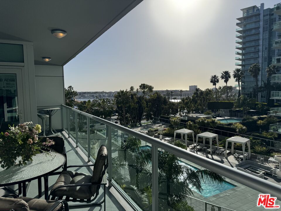 13600 Marina Pointe Dr Unit: 614